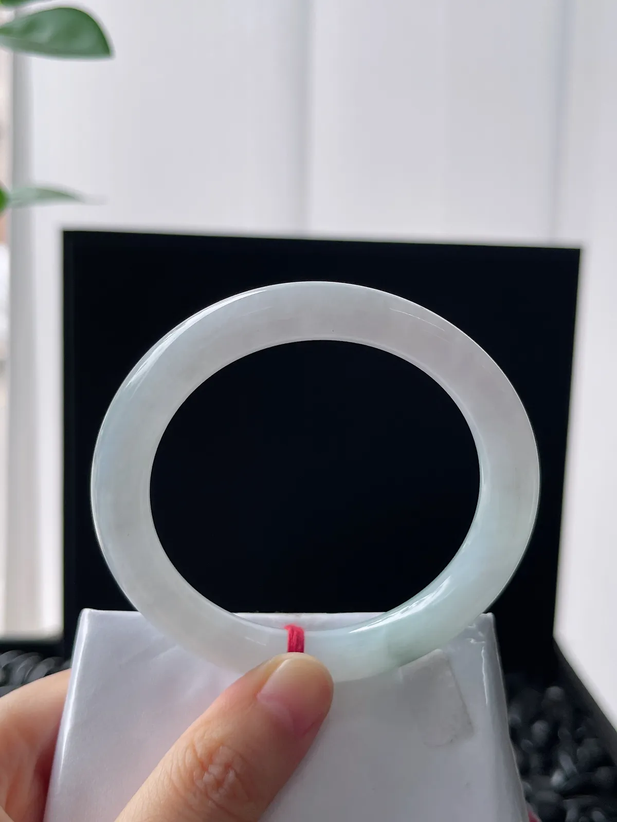 圆镯53.8圈口，翡翠冰糯种白色手镯