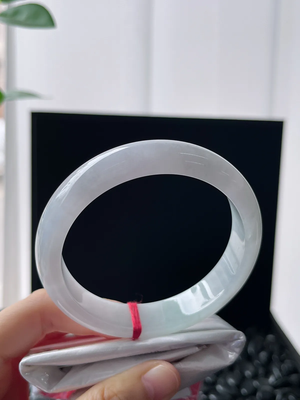 正圈59.7圈口，翡翠冰糯种白色手镯