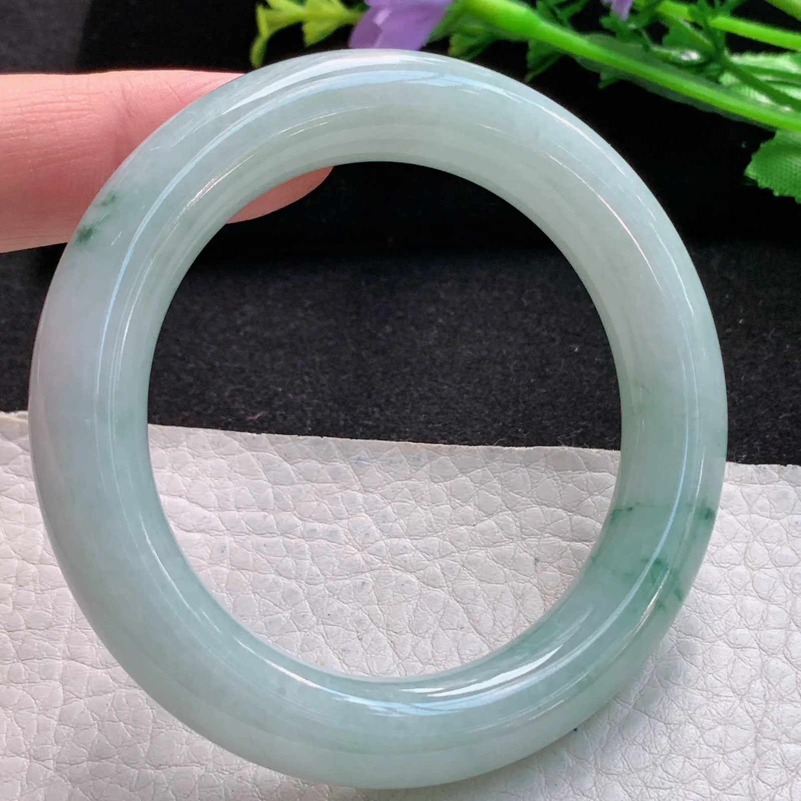 js小圈口52*11.2*10.6美人镯 缅甸翡翠a货精美飘花圆条玉手镯 玉手环