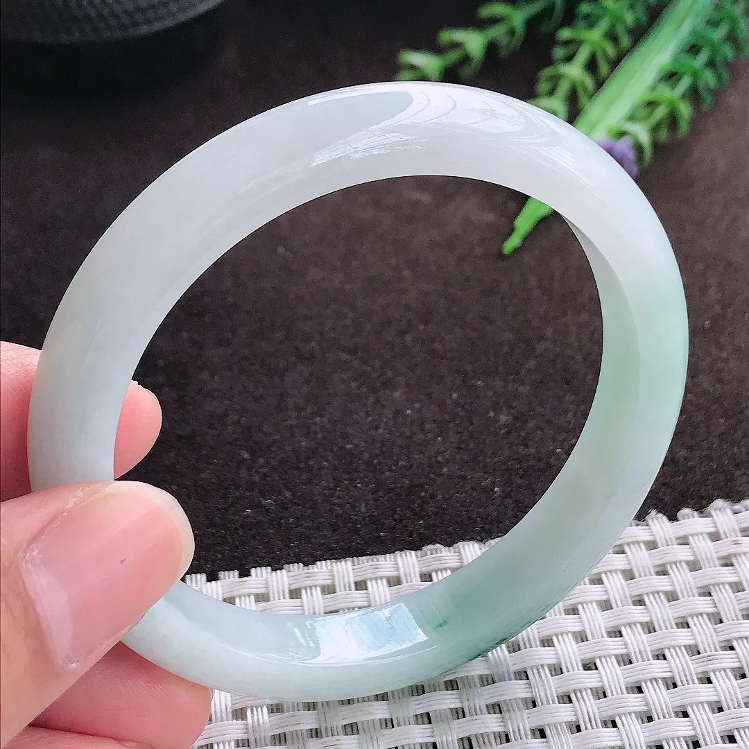 天然a货翡翠57/10.1/7.7老坑精美冰润飘花手镯宽边翡翠玉手镯