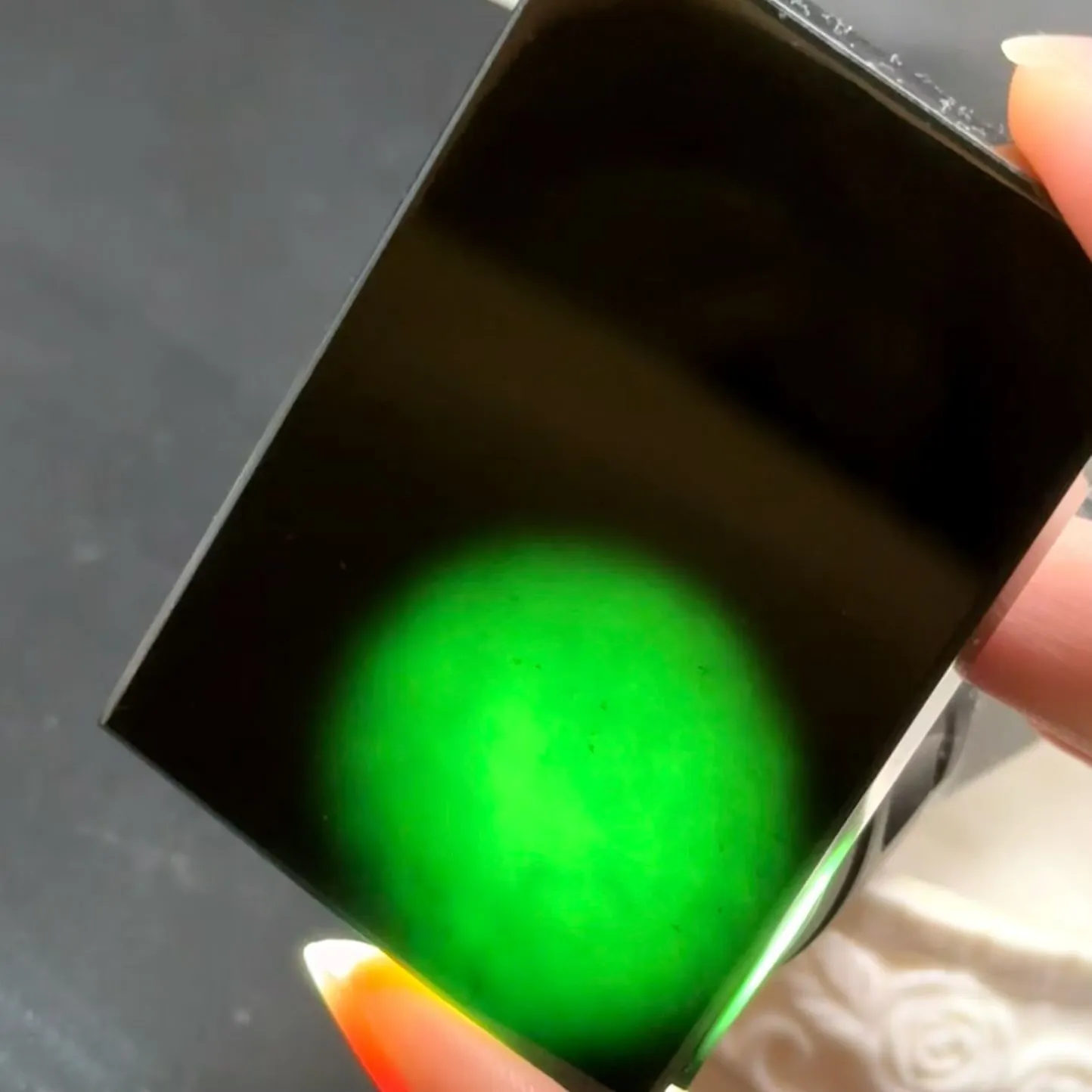 精品墨翠无事牌 种好色正 黑度极好 打灯通透 油性十足 尺寸62.8