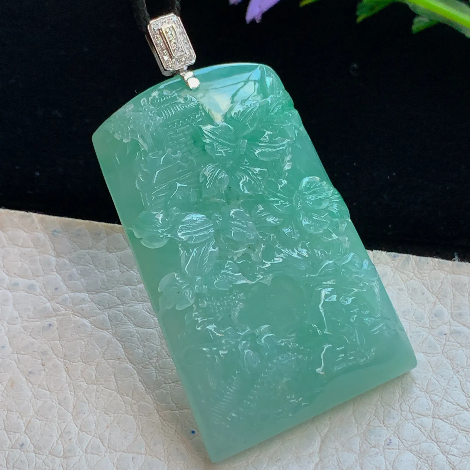 yl实拍52.2*34.5*8.8缅甸翡翠a货冰绿山水 大好河山玉吊坠 玉挂件