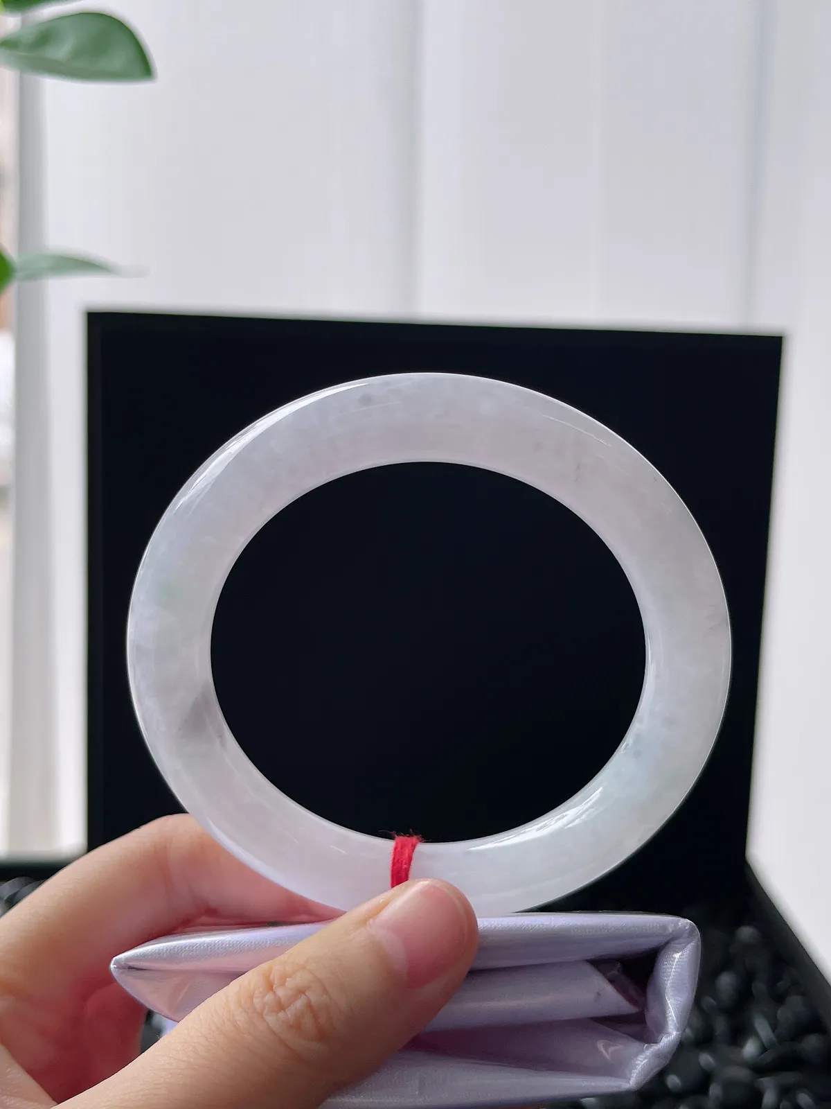 圆镯56圈口，翡翠冰糯种淡紫色手镯