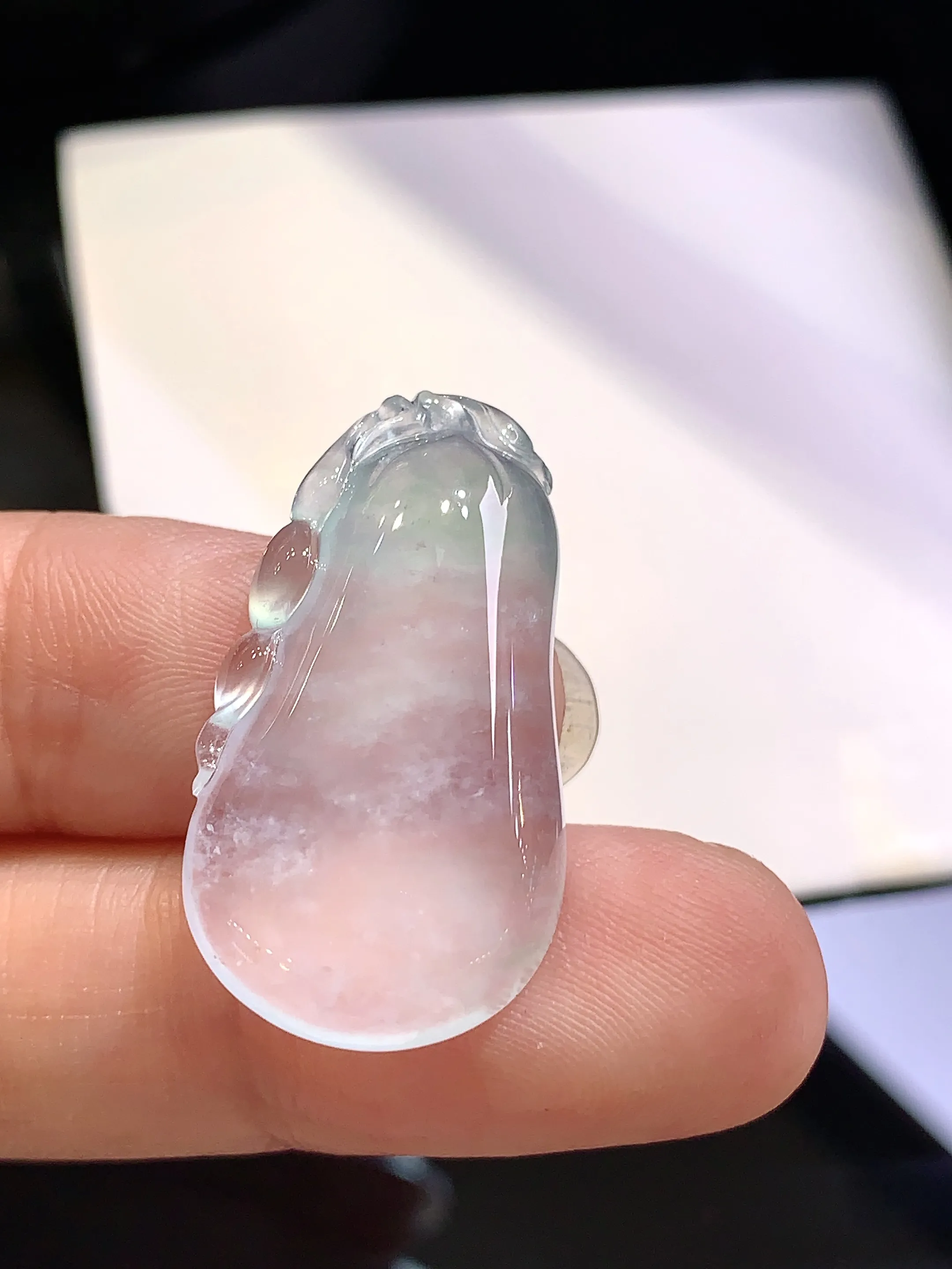 玻璃种福瓜吊坠 玉质细腻 色泽清新艳丽 整体尺寸28.6*15.5*5.3