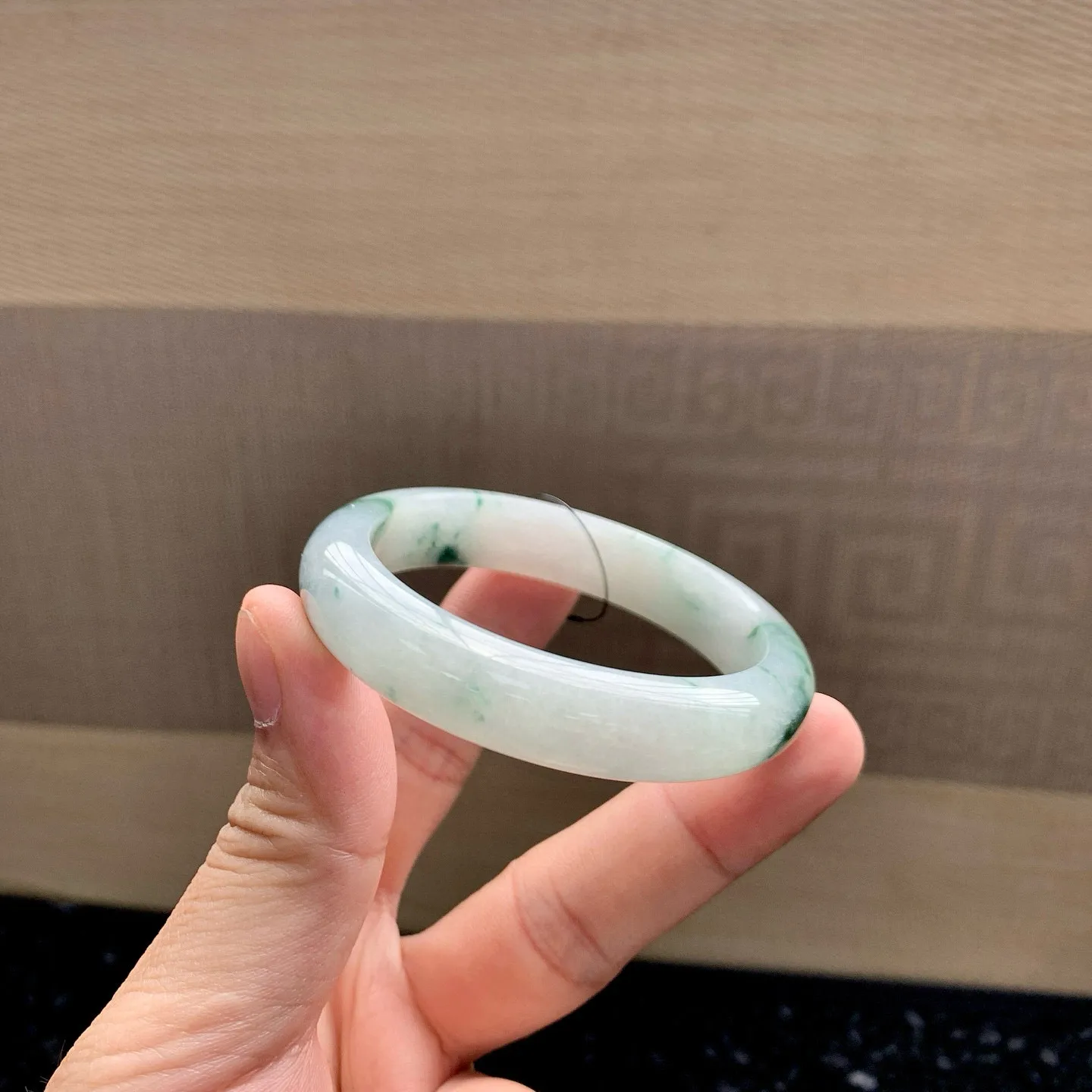 飘花手镯，尺寸：55-22.5-8，有冰丝不影响