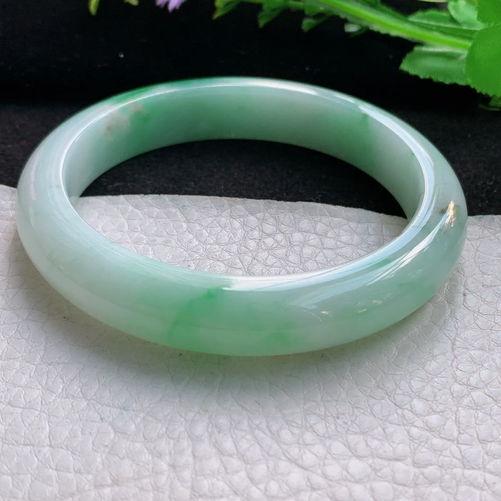 xc大圈口61*12.6*8.8平安镯 缅甸翡翠a货精美辣绿宽边玉手镯 玉手环