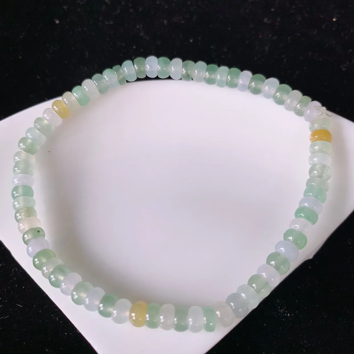 自然光实拍，冰种多宝翡翠手链，多彩翡翠手串，颜色丰富，料子细腻，高档大气，自戴送礼佳品！#41.10