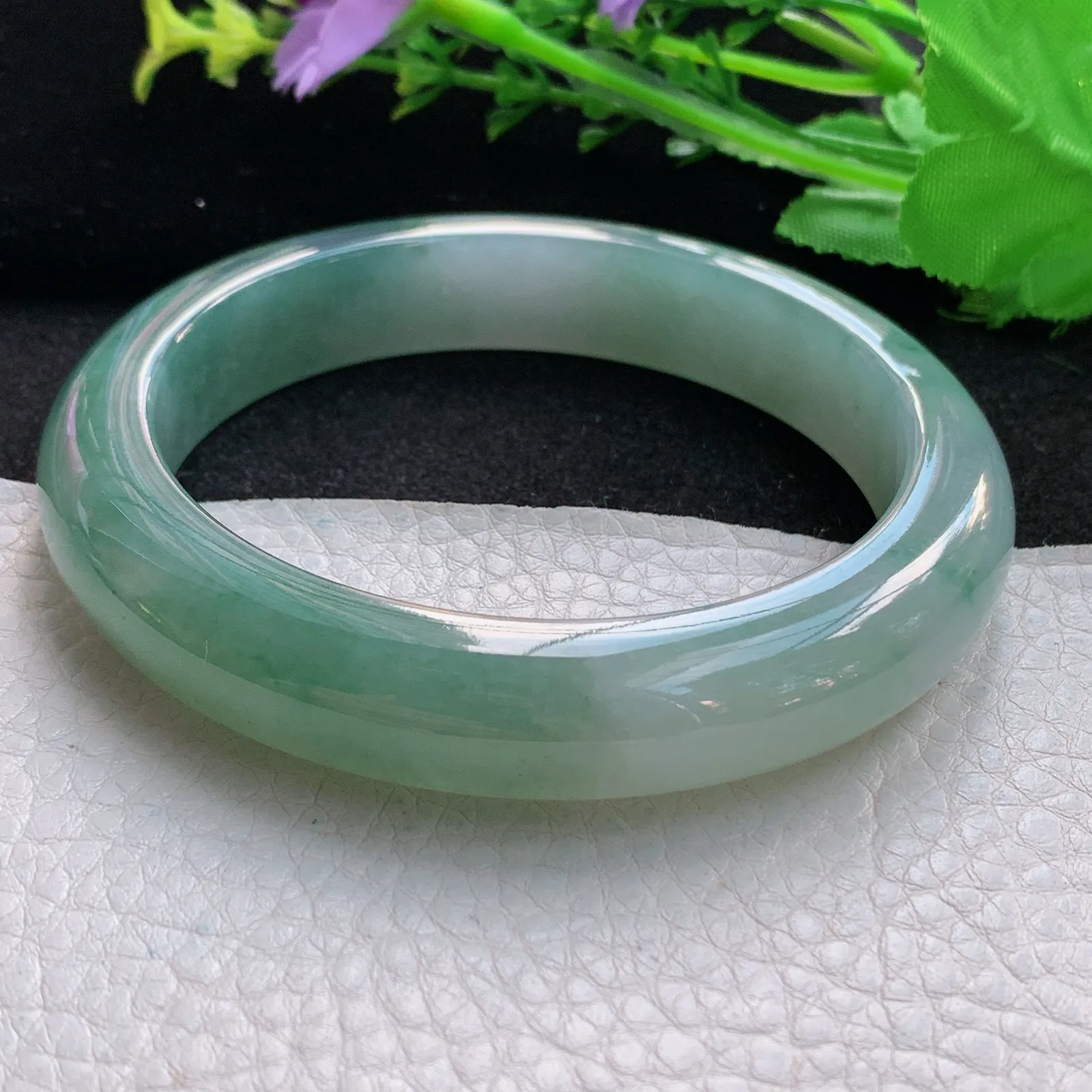 xc大圈口63.5*13.2*9.8平安镯 缅甸翡翠a货精美冰润半山水宽边玉手镯