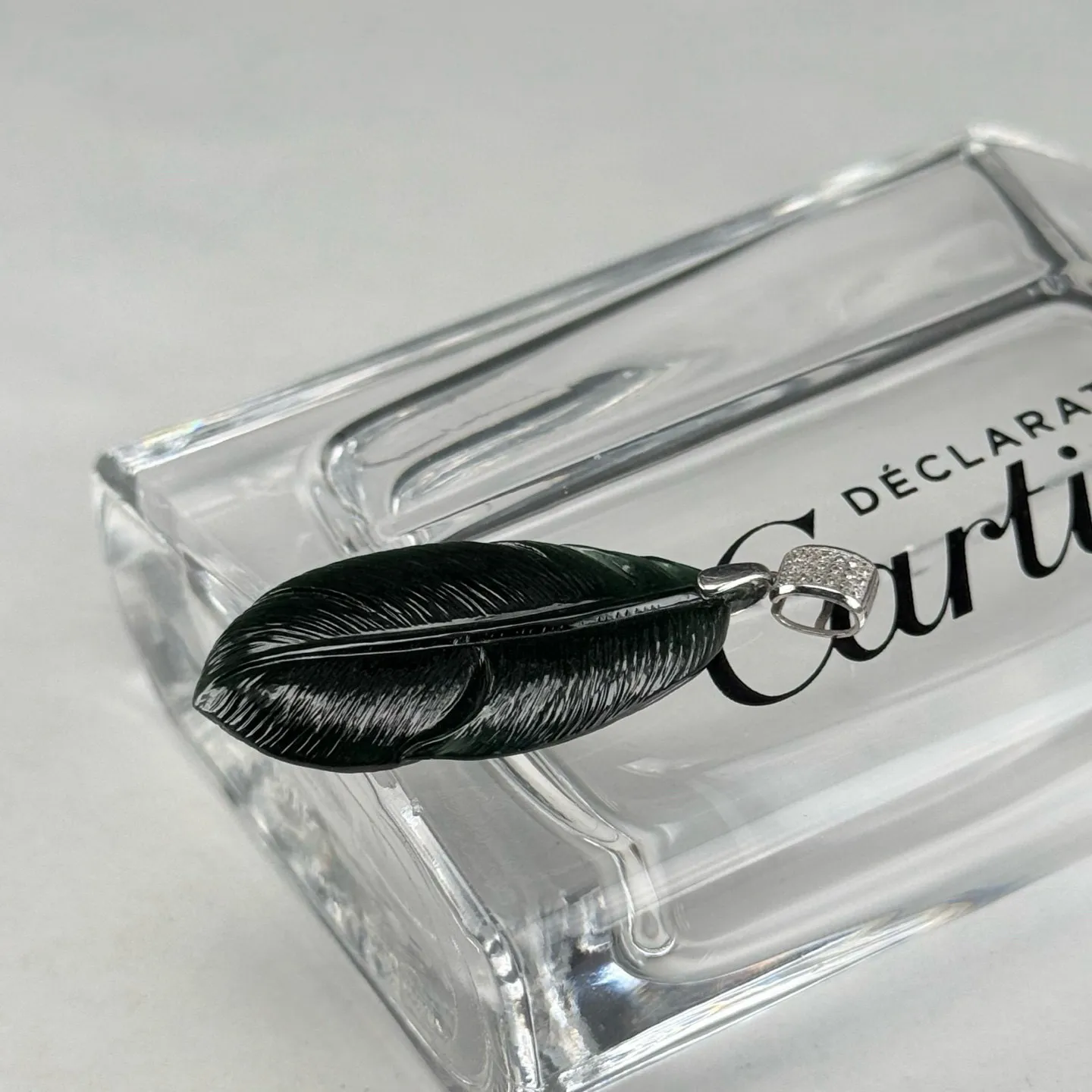 精品18k墨翠羽毛 种好色正 黑度极好 打灯通透 油性十足 尺寸42.5