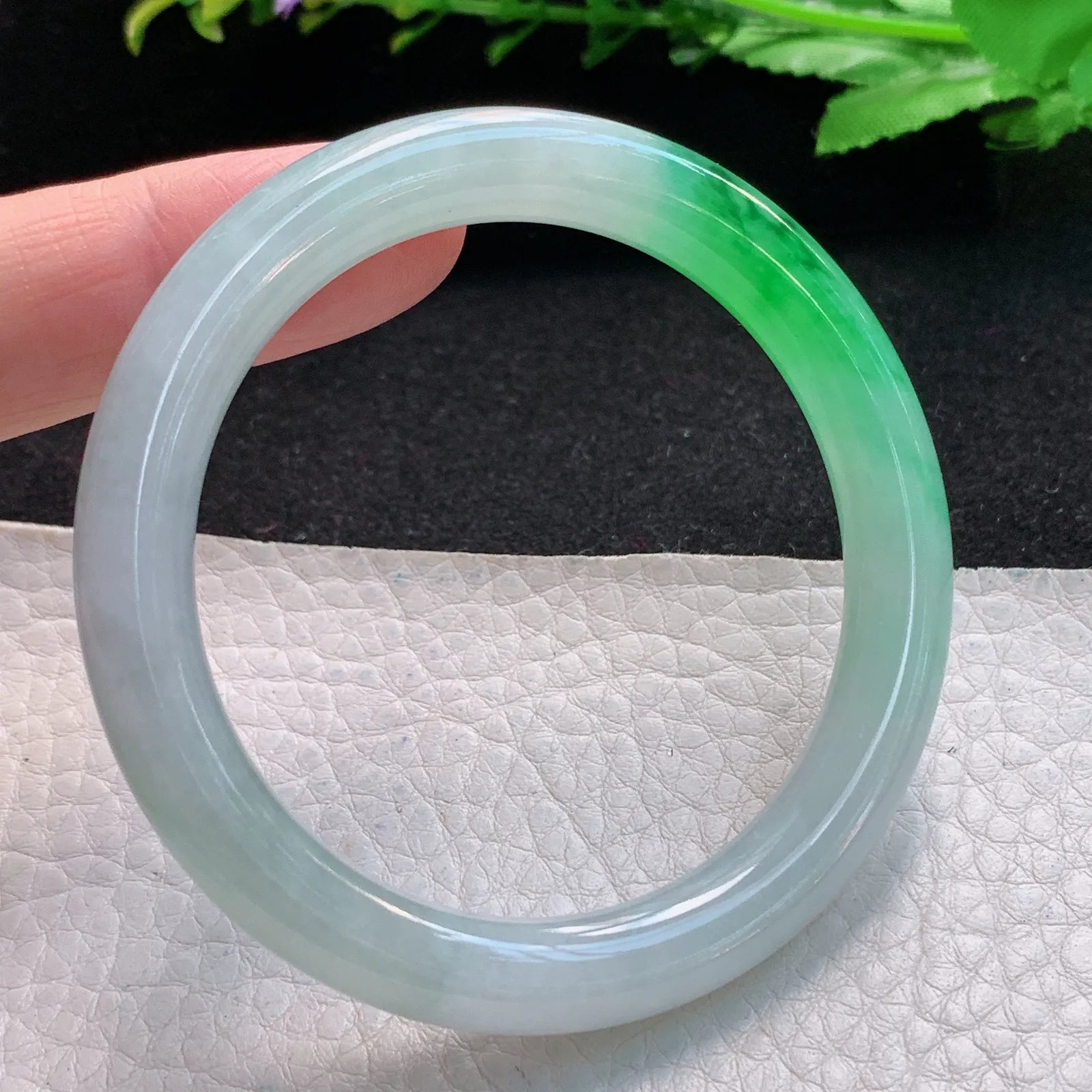 xx小圈口52*8.3叮当镯 缅甸翡翠a货精美冰阳绿精美圆条玉手镯 美人镯