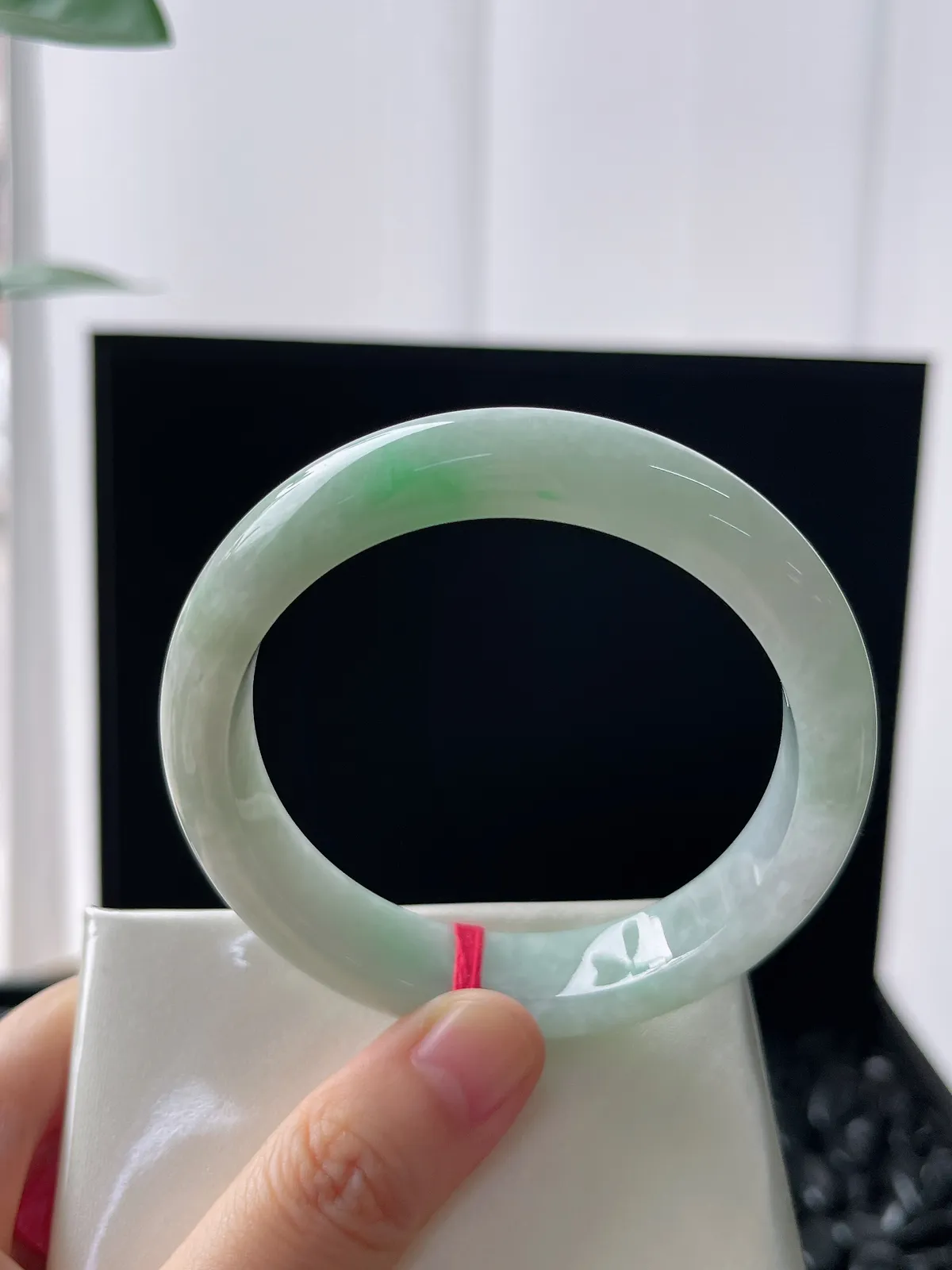 正圈55.2圈口，翡翠糯化种飘绿手镯