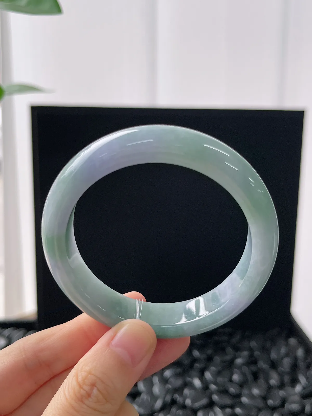 正圈52.8圈口，翡翠糯化种春带彩手镯