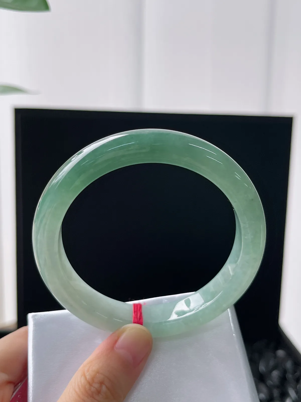 正圈58.3圈口，翡翠冰糯种绿色手镯