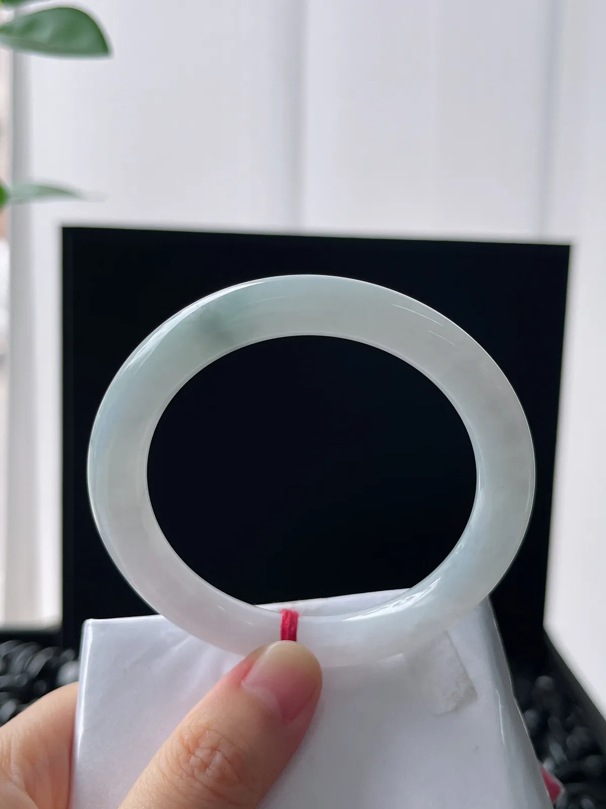 圆镯53.8圈口，翡翠冰糯种白色手镯