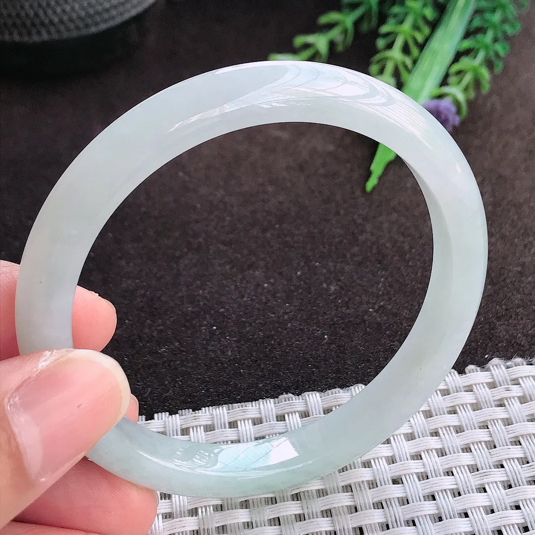 天然a货翡翠56.5/8.8/7.2老坑冰胶水灵飘花手镯宽边翡翠玉手镯