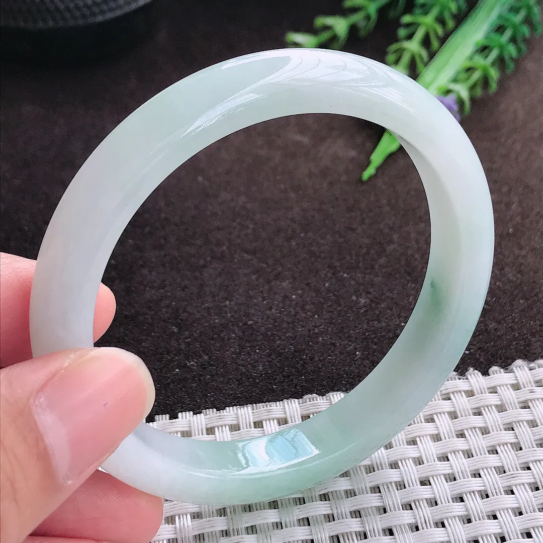 天然a货翡翠57/10.1/7.7老坑精美冰润飘花手镯宽边翡翠玉手镯