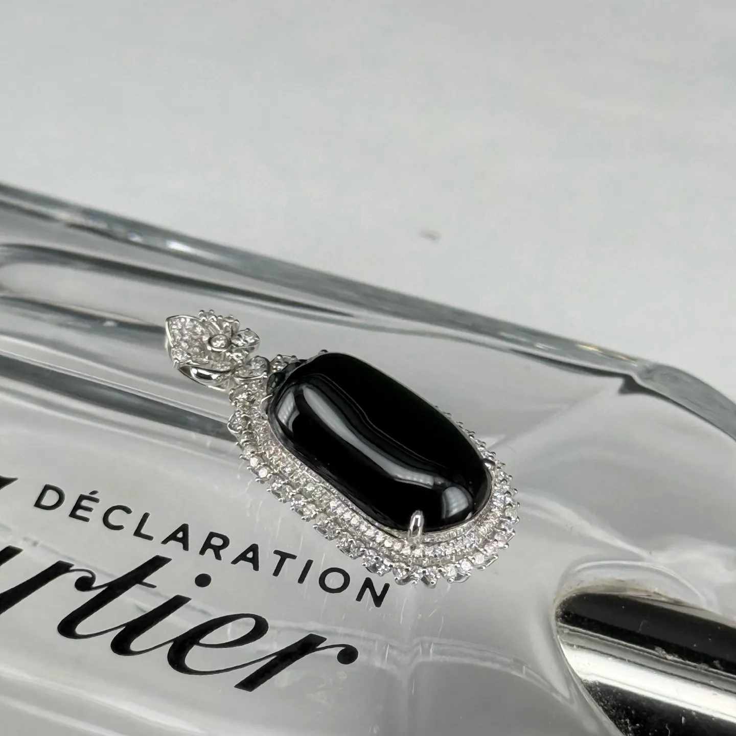 18k墨翠福瓜 种好色正 黑度极好 打灯通透 油性十足  尺寸32.7