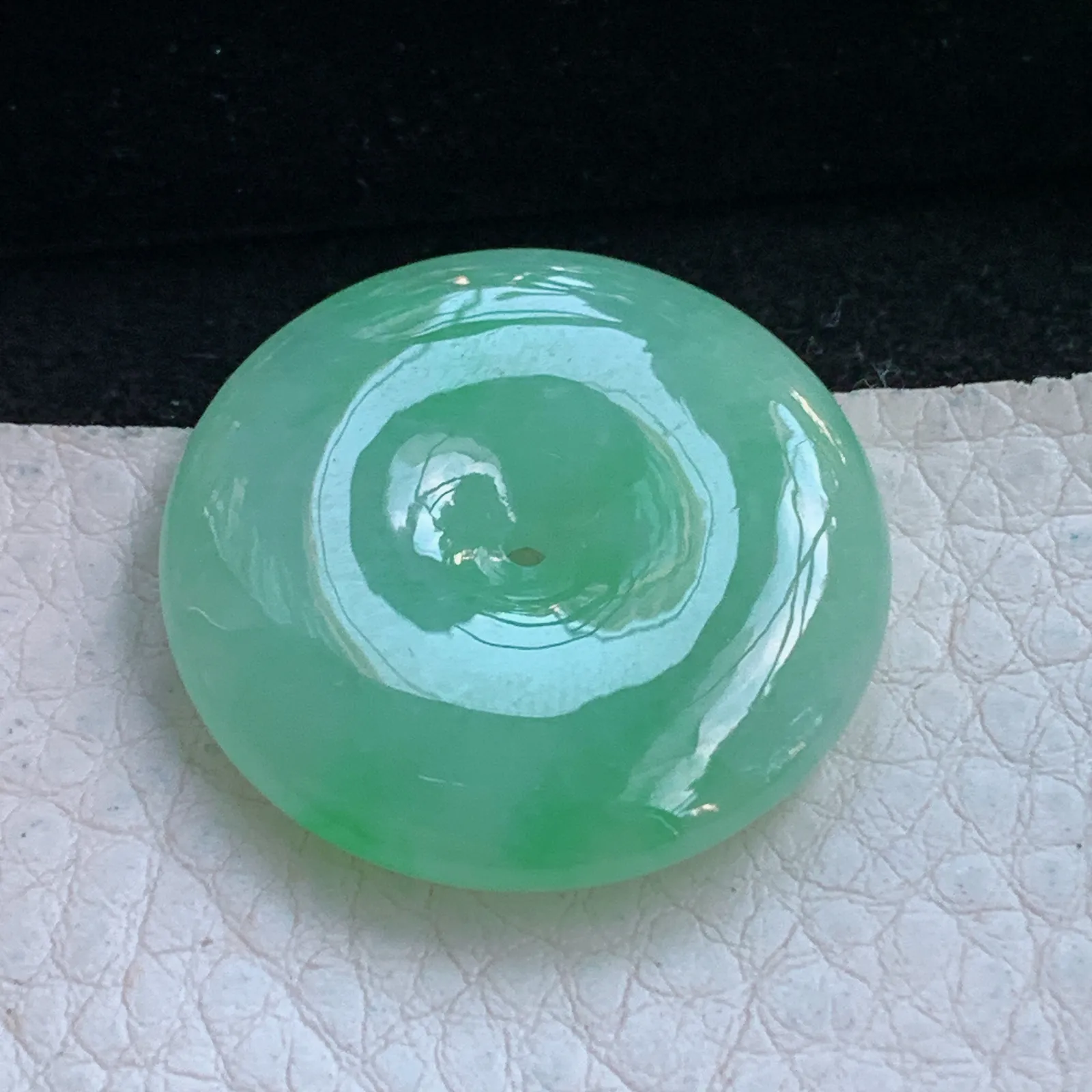 ajj实拍29*6.8缅甸翡翠a货冰绿平安扣 玉扣玉吊坠 玉挂件