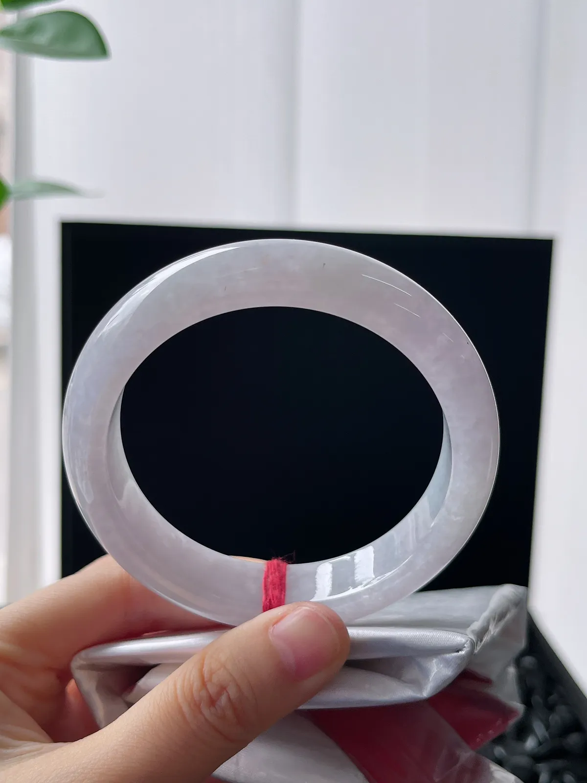 正圈58.8圈口，翡翠糯化种淡紫色手镯