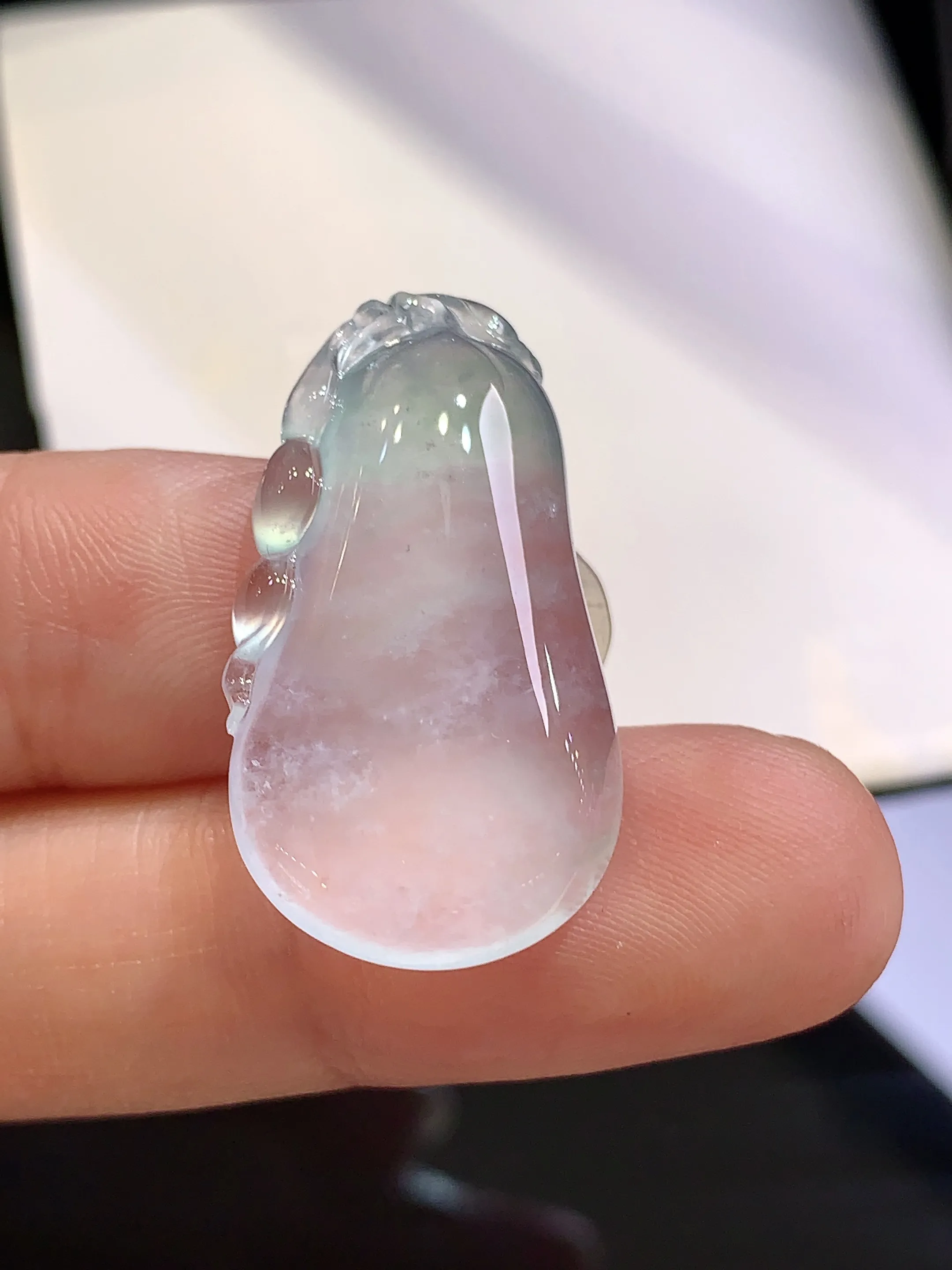 玻璃种福瓜吊坠 玉质细腻 色泽清新艳丽 整体尺寸28.6*15.5*5.3