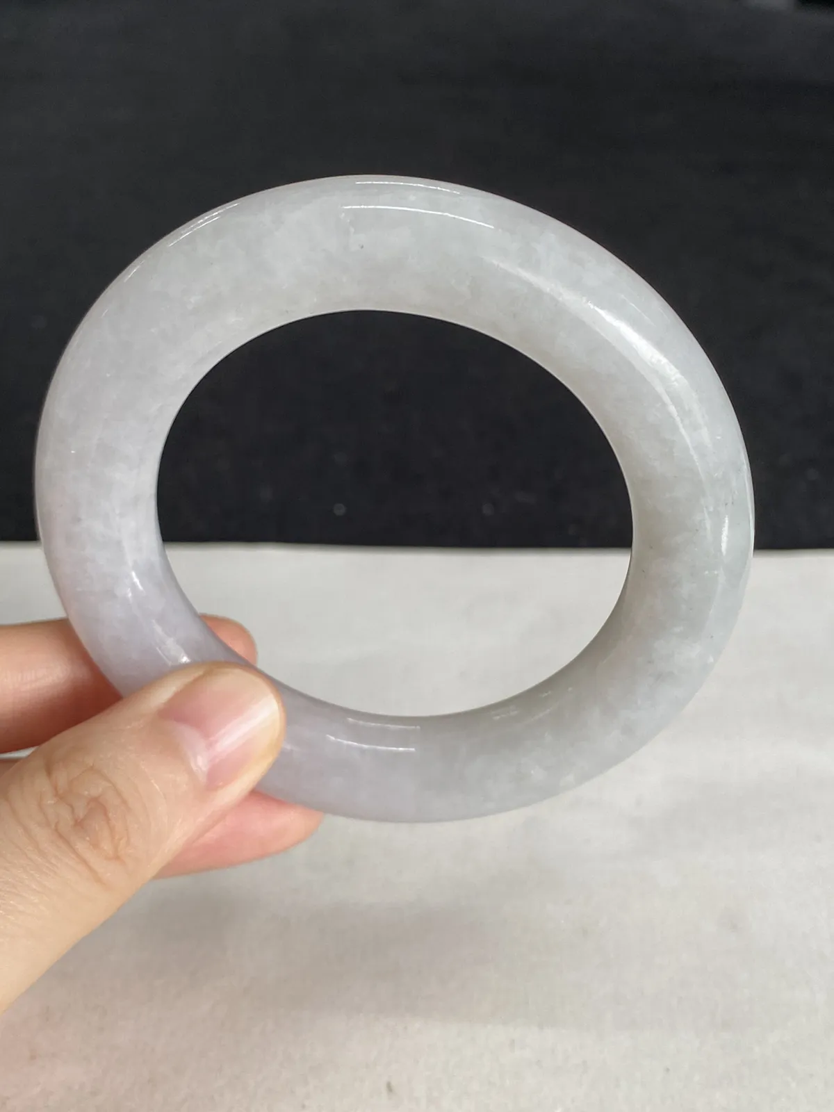 厚装圆镯50.3圈口，冰糯种翡翠手镯，拍回后可以扩圈