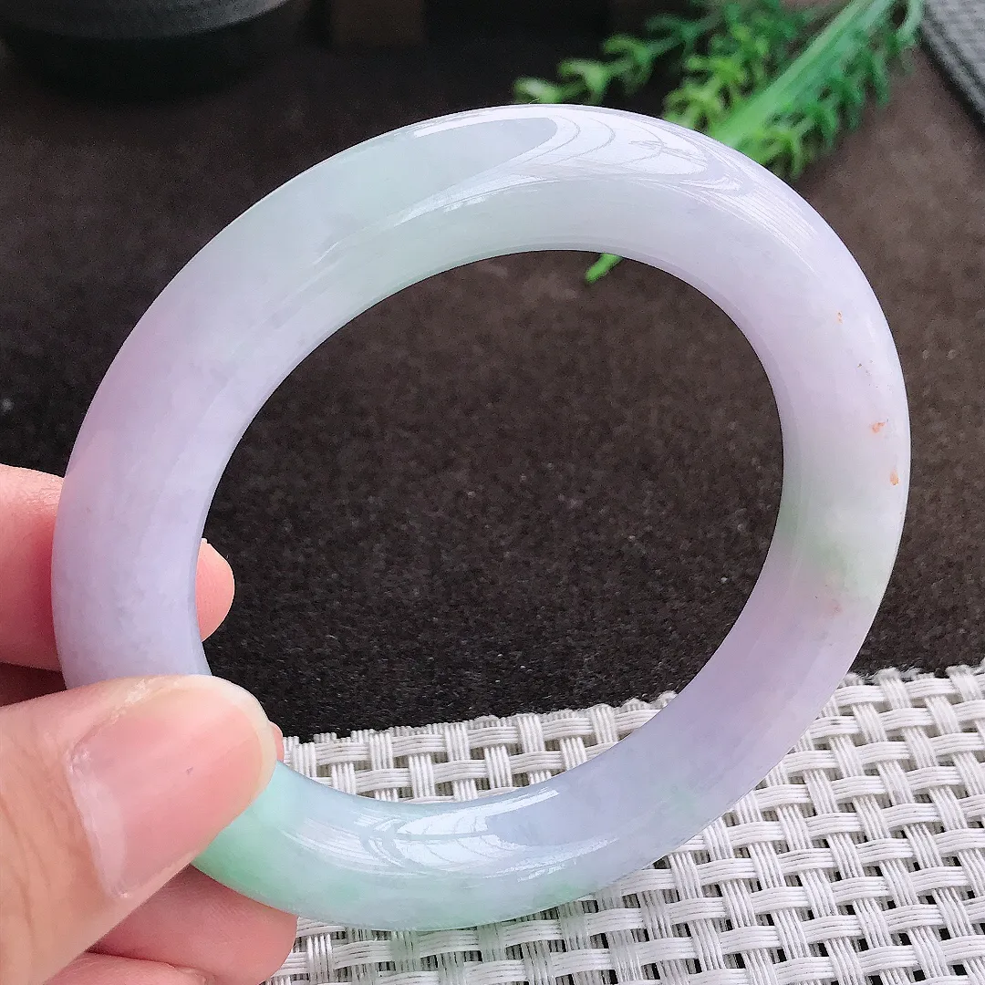 天然a货翡翠56.5/11.8/11.5老坑精美温润春带彩胖圆条手镯翡翠玉手镯