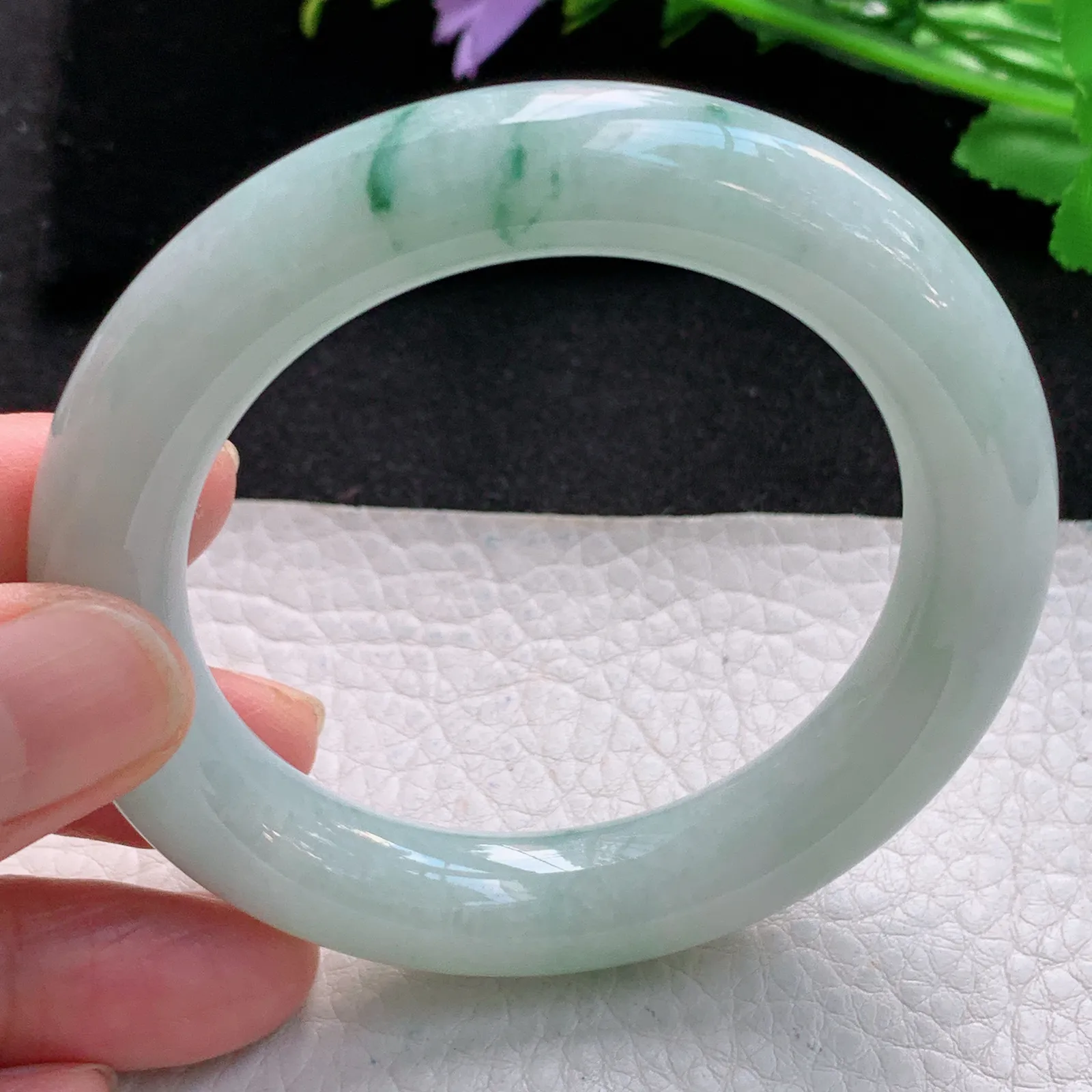 js小圈口52*11.2*10.6美人镯 缅甸翡翠a货精美飘花圆条玉手镯 玉手环