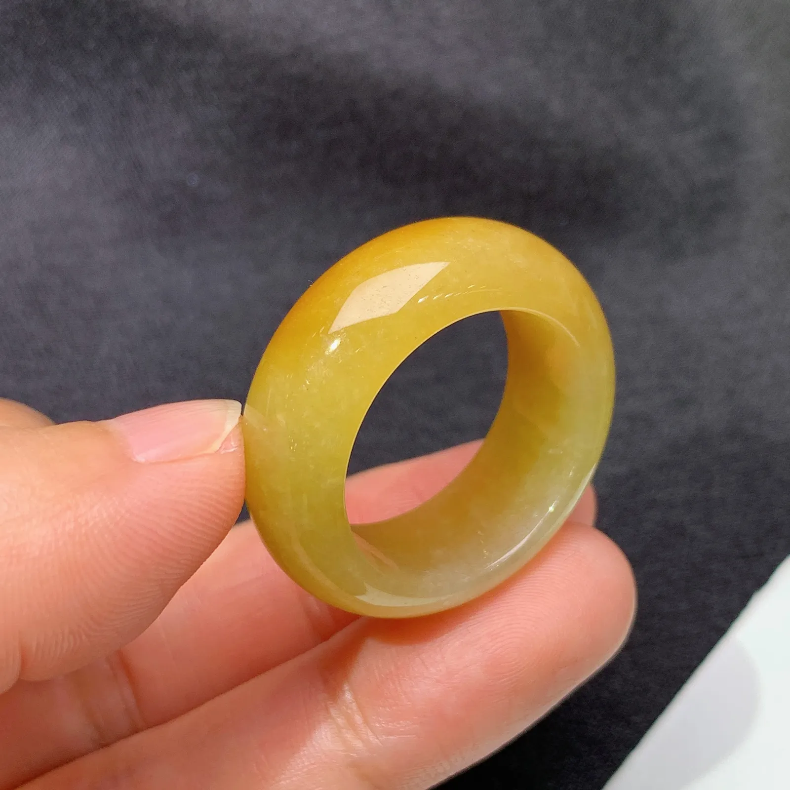 冰黄翡戒圈，指环，冰润鲜艳，玉质细腻，种水足 Xq 圈口25 尺寸9.9*4.9