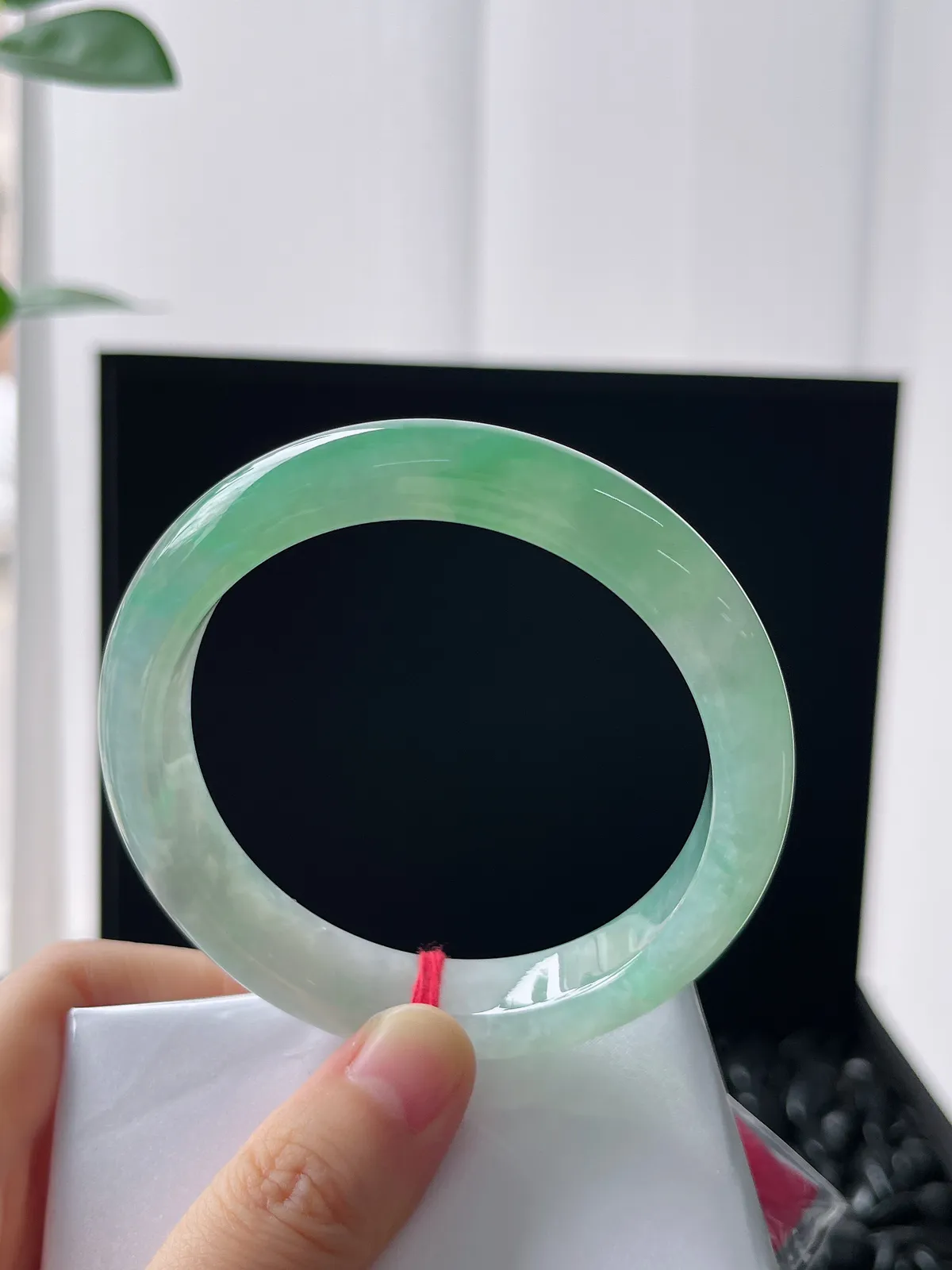 正圈57.8圈口，翡翠冰糯种绿色手镯