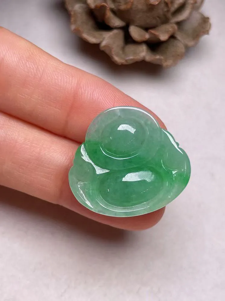 冰糯种飘绿【佛公】吊坠，种水好，玉质细腻 ，卖相好.