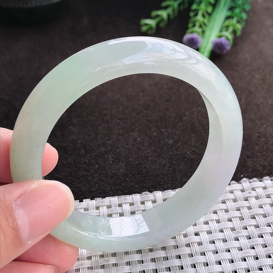 天然a货翡翠55/12.3/8.4老坑冰润水灵浅绿色手镯宽边翡翠玉手镯