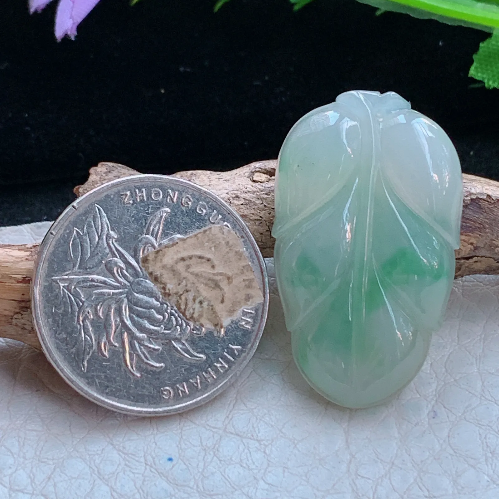 ajj实拍33.2*19.8*5.8缅甸翡翠a货冰飘花金枝玉叶 玉叶子玉吊坠 玉挂件