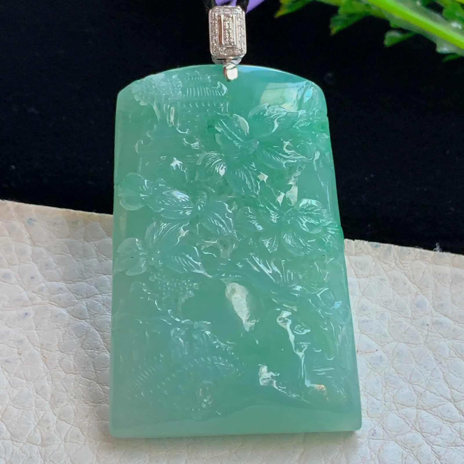 yl实拍52.2*34.5*8.8缅甸翡翠a货冰绿山水 大好河山玉吊坠 玉挂件