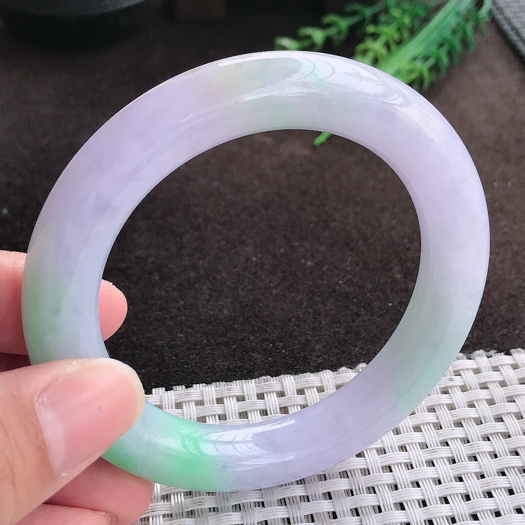 天然a货翡翠56.5/11.8/11.5老坑精美温润春带彩胖圆条手镯翡翠玉手镯