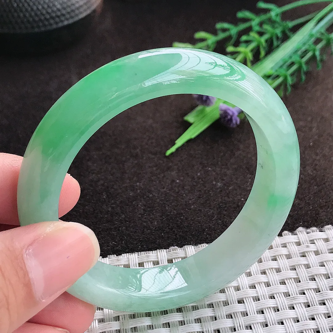 天然a货翡翠53/12.5/8.3老坑冰胶果冻飘阳绿手镯宽边翡翠玉手镯