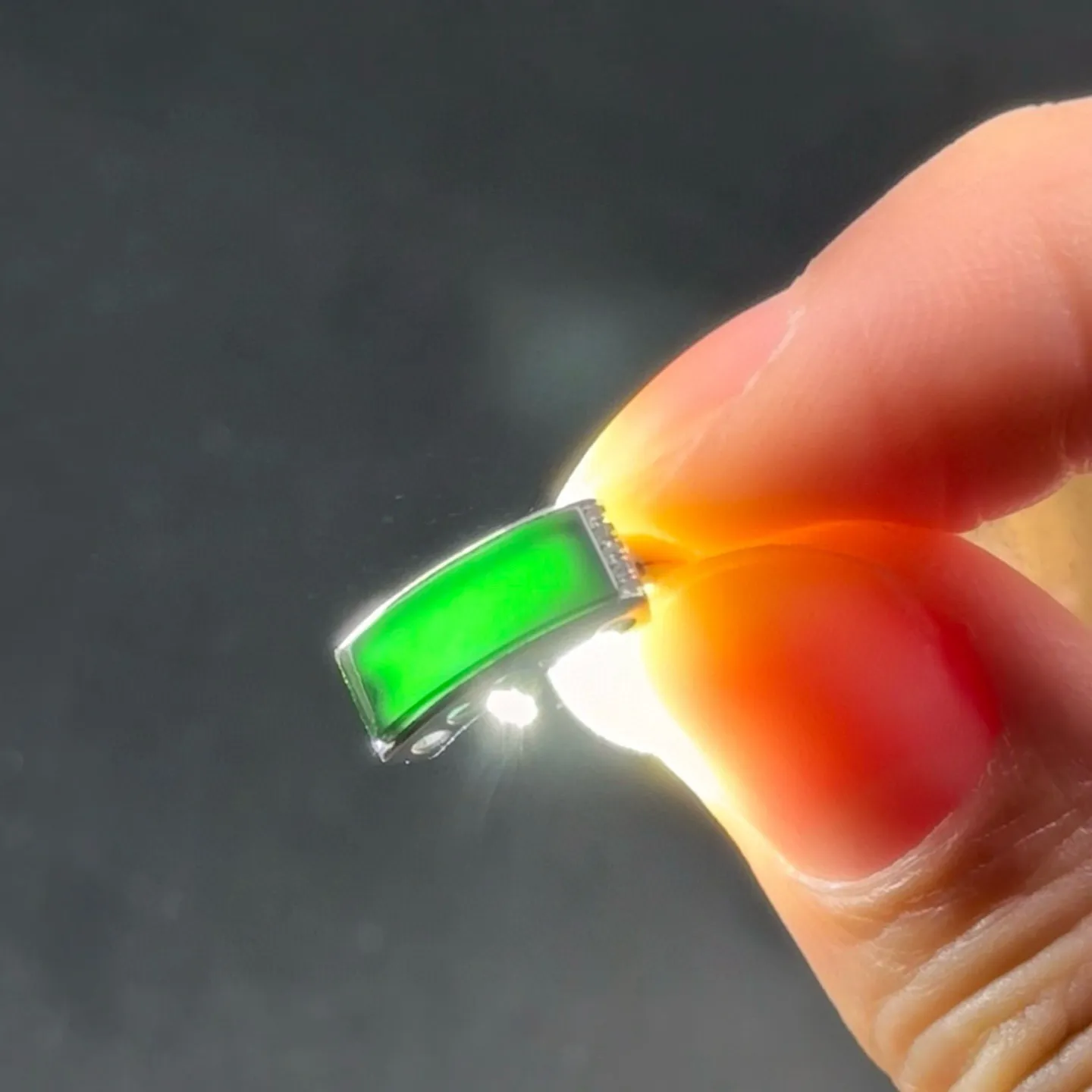 精品墨翠耳包 种好色正 黑度极好 打灯通透 油性十足