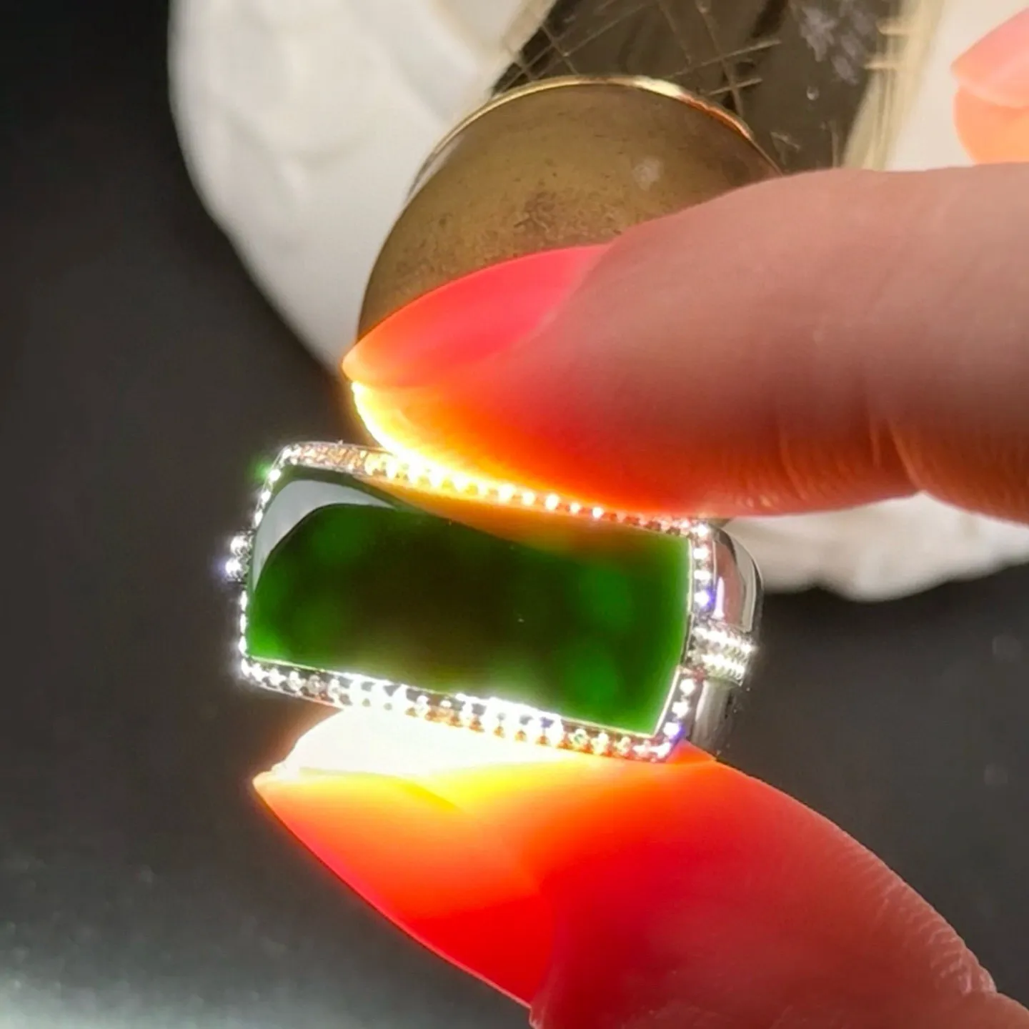 精品豪镶墨翠马鞍男戒 种好色正 黑度极好 打灯通透 油性十足  尺寸18.6