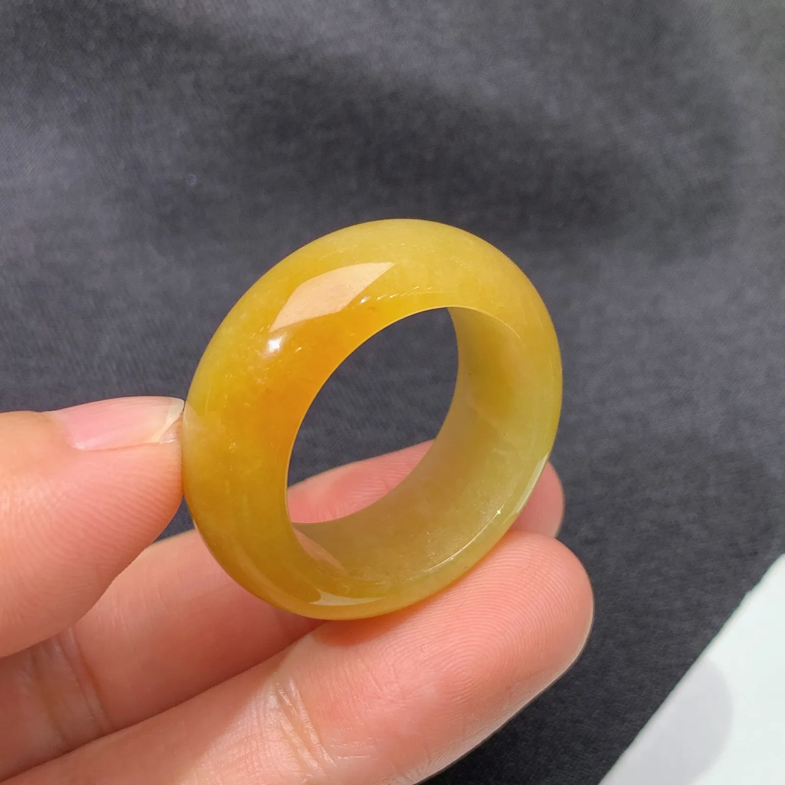 冰黄翡戒圈，指环，冰润鲜艳，玉质细腻，种水足 Xq 圈口25 尺寸9.9*4.9