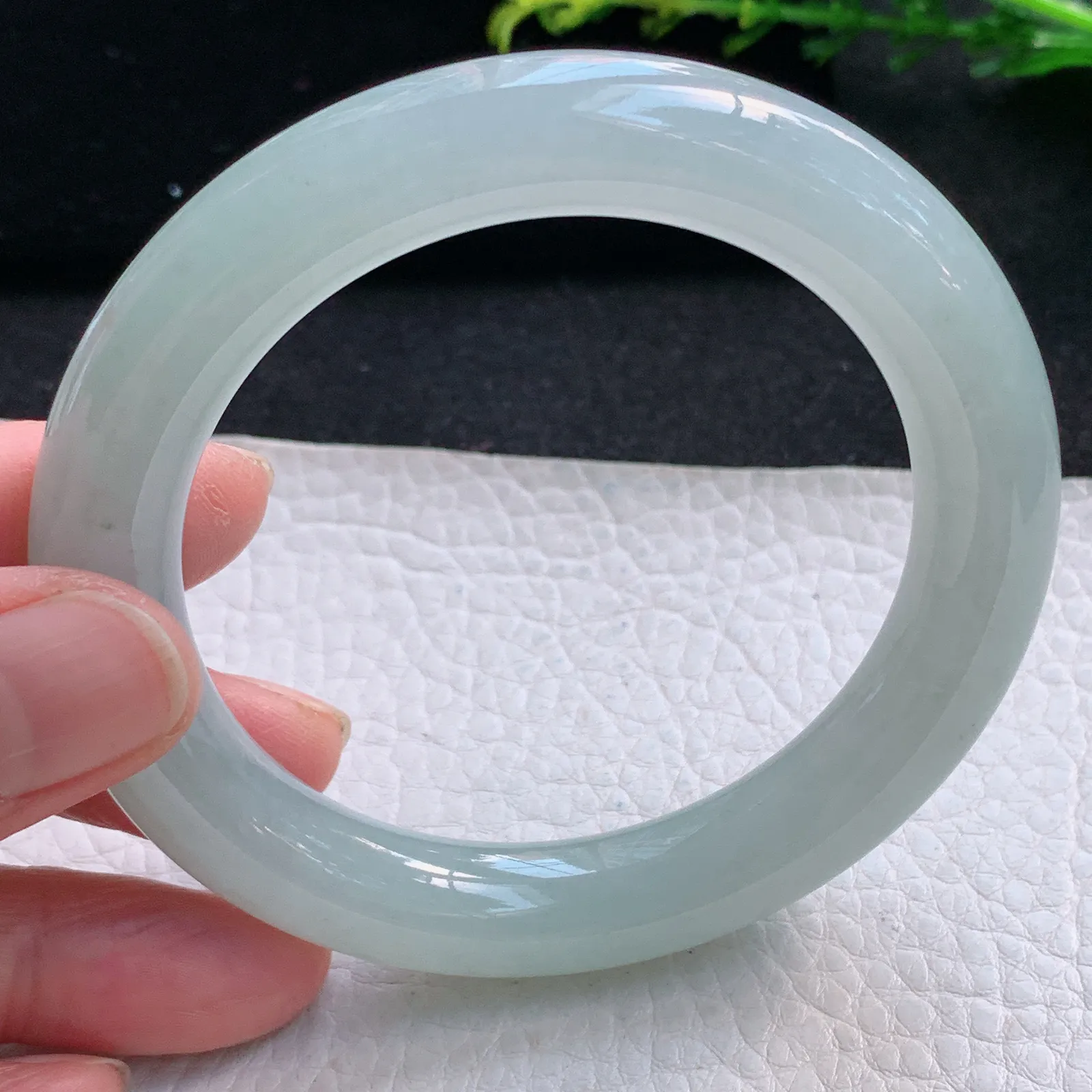 ss自然光57*11胖圆镯 缅甸翡翠a货冰莹白月光圆条玉手镯 玉手环