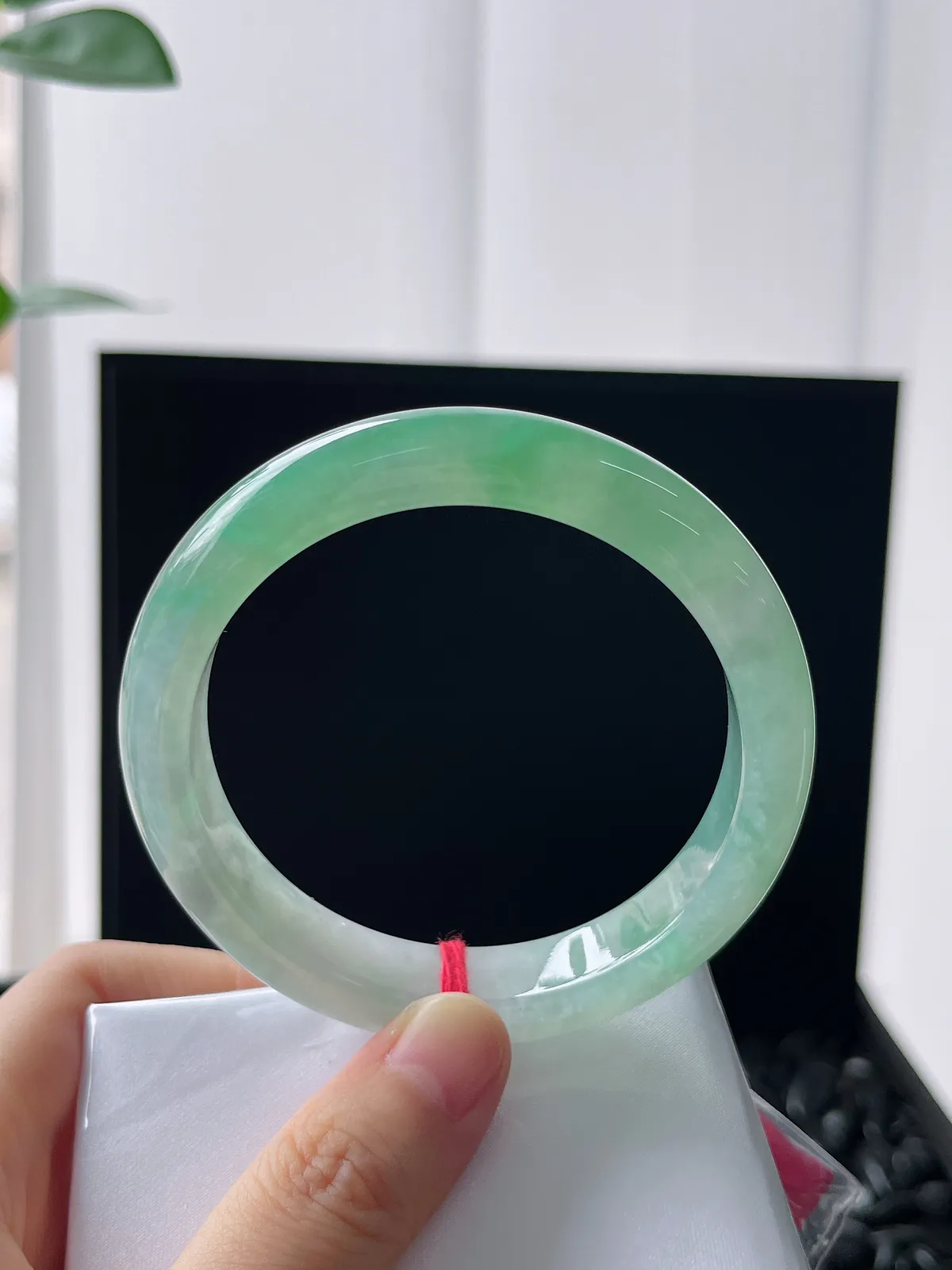 正圈57.8圈口，翡翠冰糯种绿色手镯