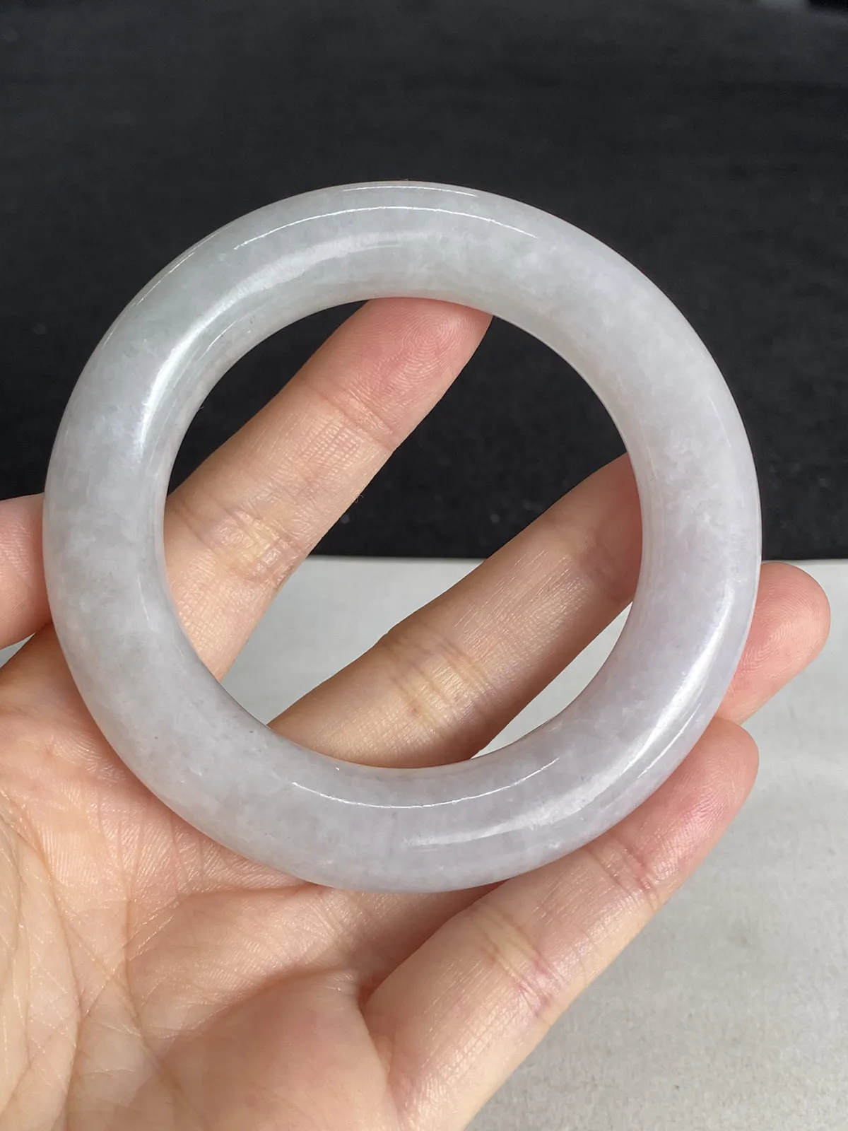 厚装圆镯50.3圈口，冰糯种翡翠手镯，拍回后可以扩圈