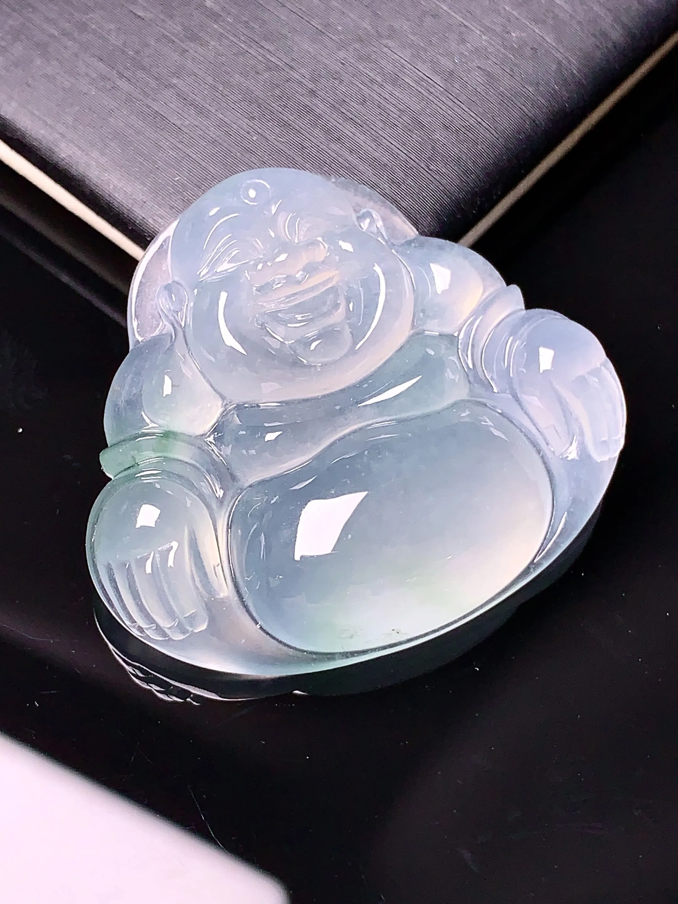 冰种佛公吊坠 玉质细腻 色泽清新艳丽 整体尺寸29.3*33*6.8