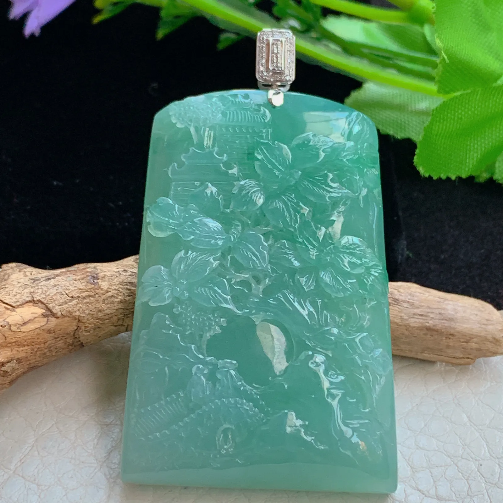yl实拍52.2*34.5*8.8缅甸翡翠a货冰绿山水 大好河山玉吊坠 玉挂件