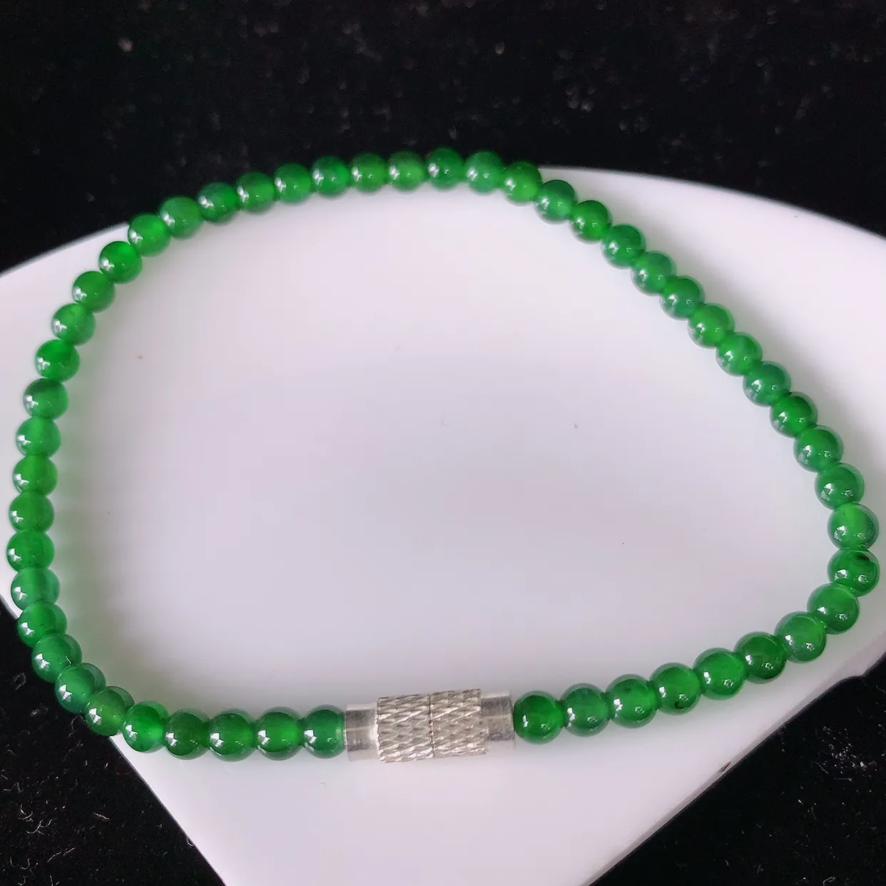 自然光实拍，冰种满绿翡翠手串手链，种老水足，冰清玉润  颜色漂亮  #81.10取一尺寸3.3