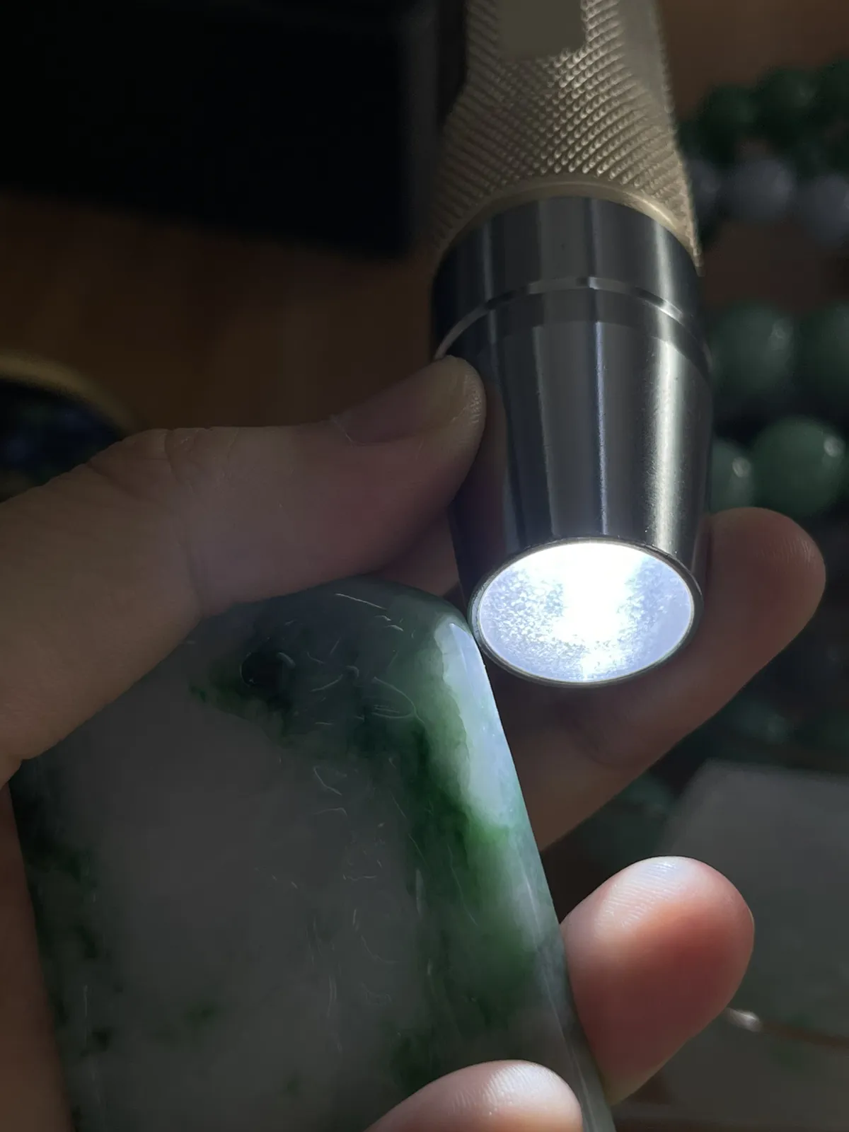 翡翠糯化种飘绿山水牌