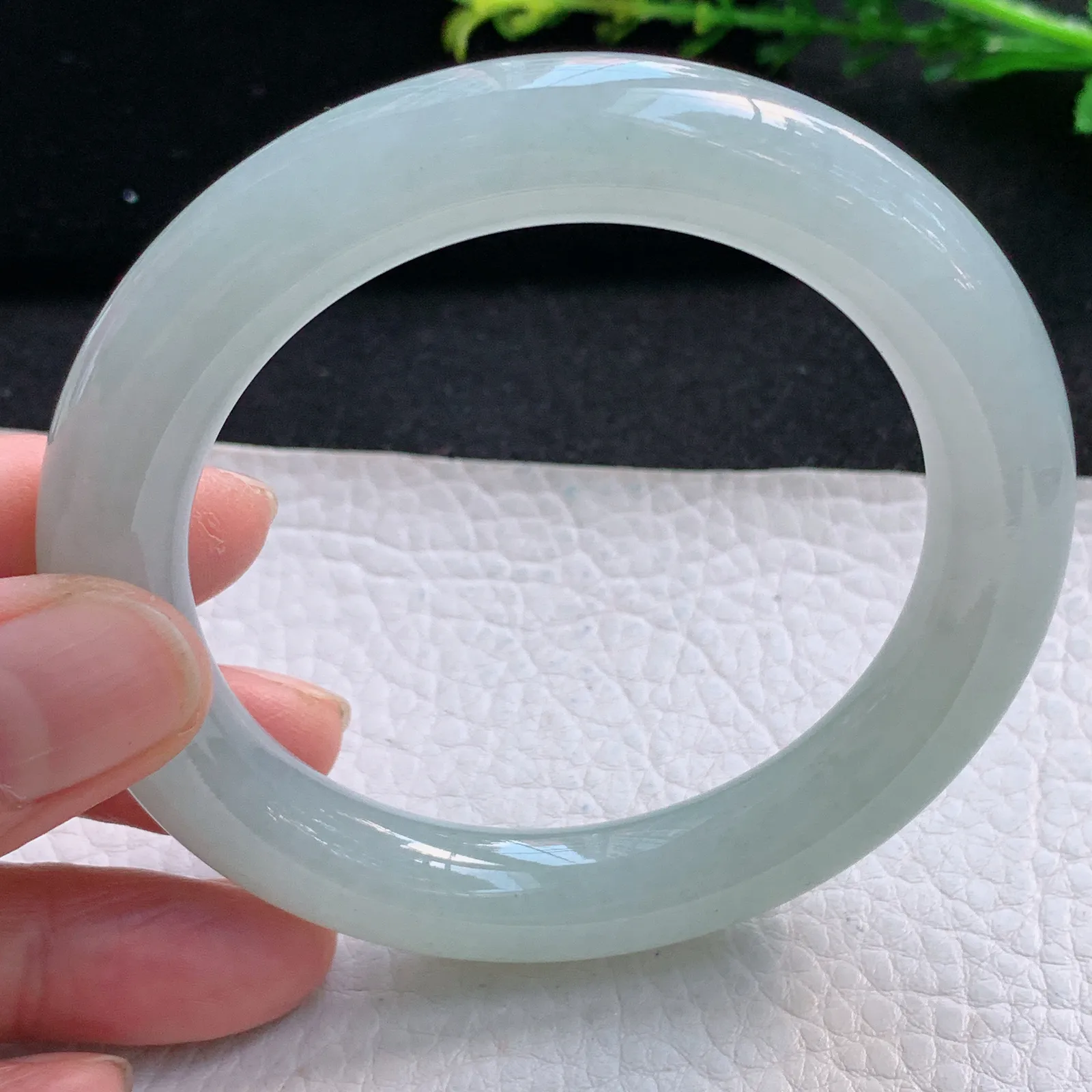 ss自然光57*11胖圆镯 缅甸翡翠a货冰莹白月光圆条玉手镯 玉手环