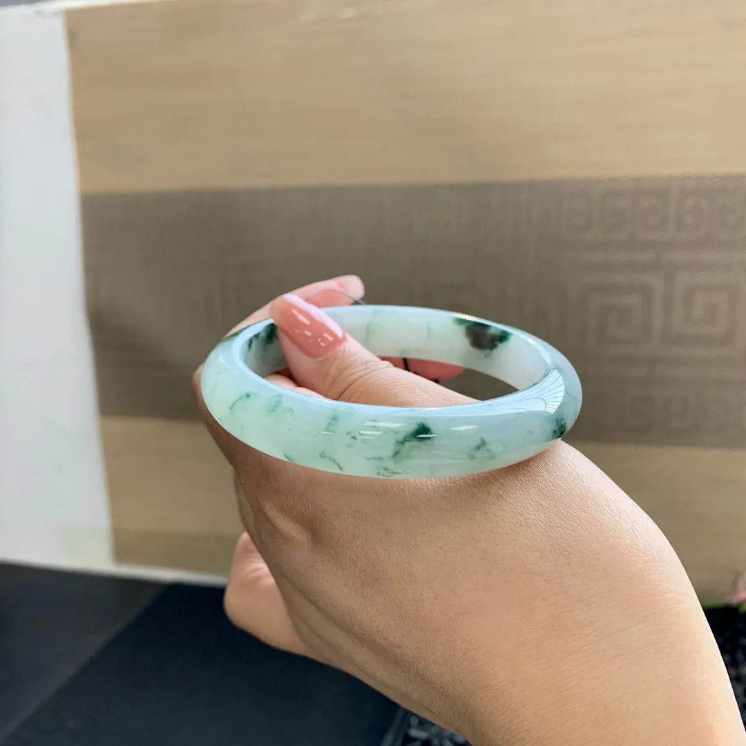 冰飘花手镯（微瑕）尺寸：57.5-8-12