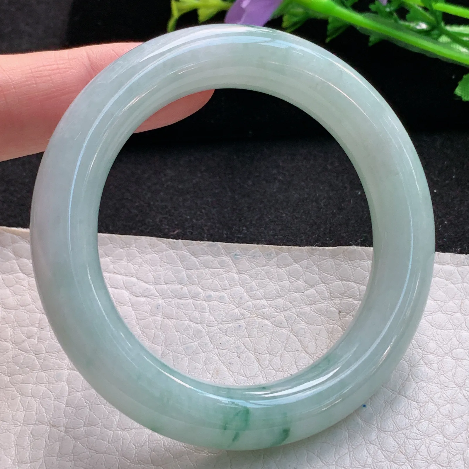 js小圈口52*11.2*10.6美人镯 缅甸翡翠a货精美飘花圆条玉手镯 玉手环