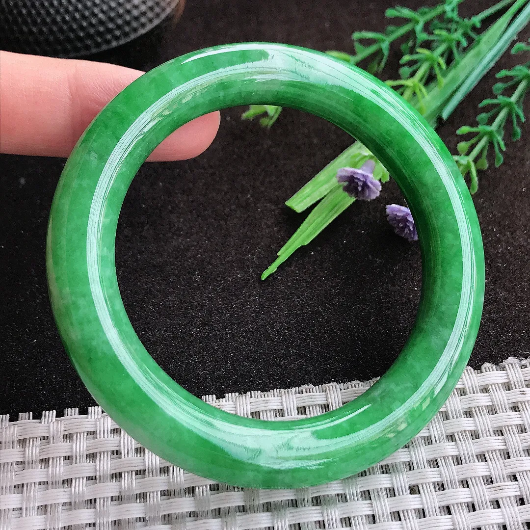 天然a货翡翠54.8/10.9/10.6老坑精美满绿辣阳绿圆条手镯翡翠玉手镯