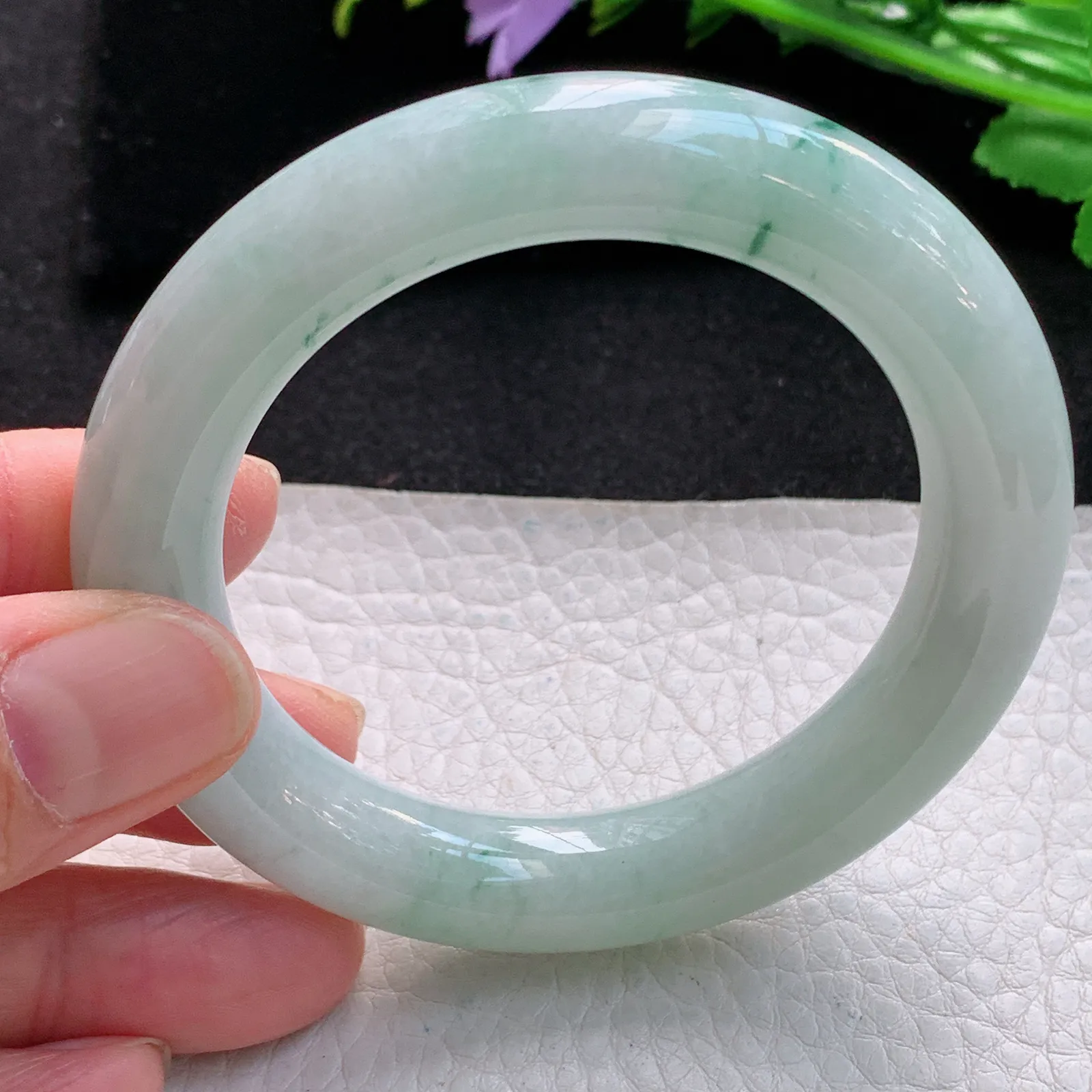 js小圈口52*11.2*10.6美人镯 缅甸翡翠a货精美飘花圆条玉手镯 玉手环